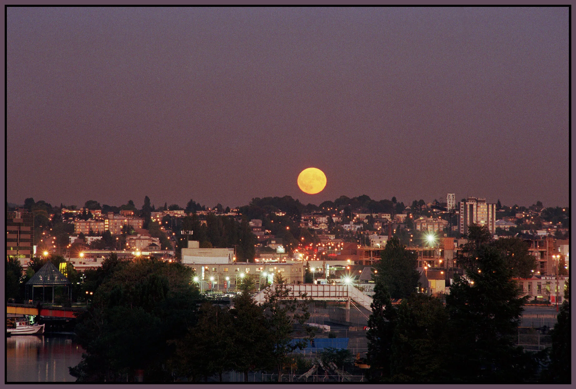 Full Moon_Oct 01_2001_18_4x6s.jpg