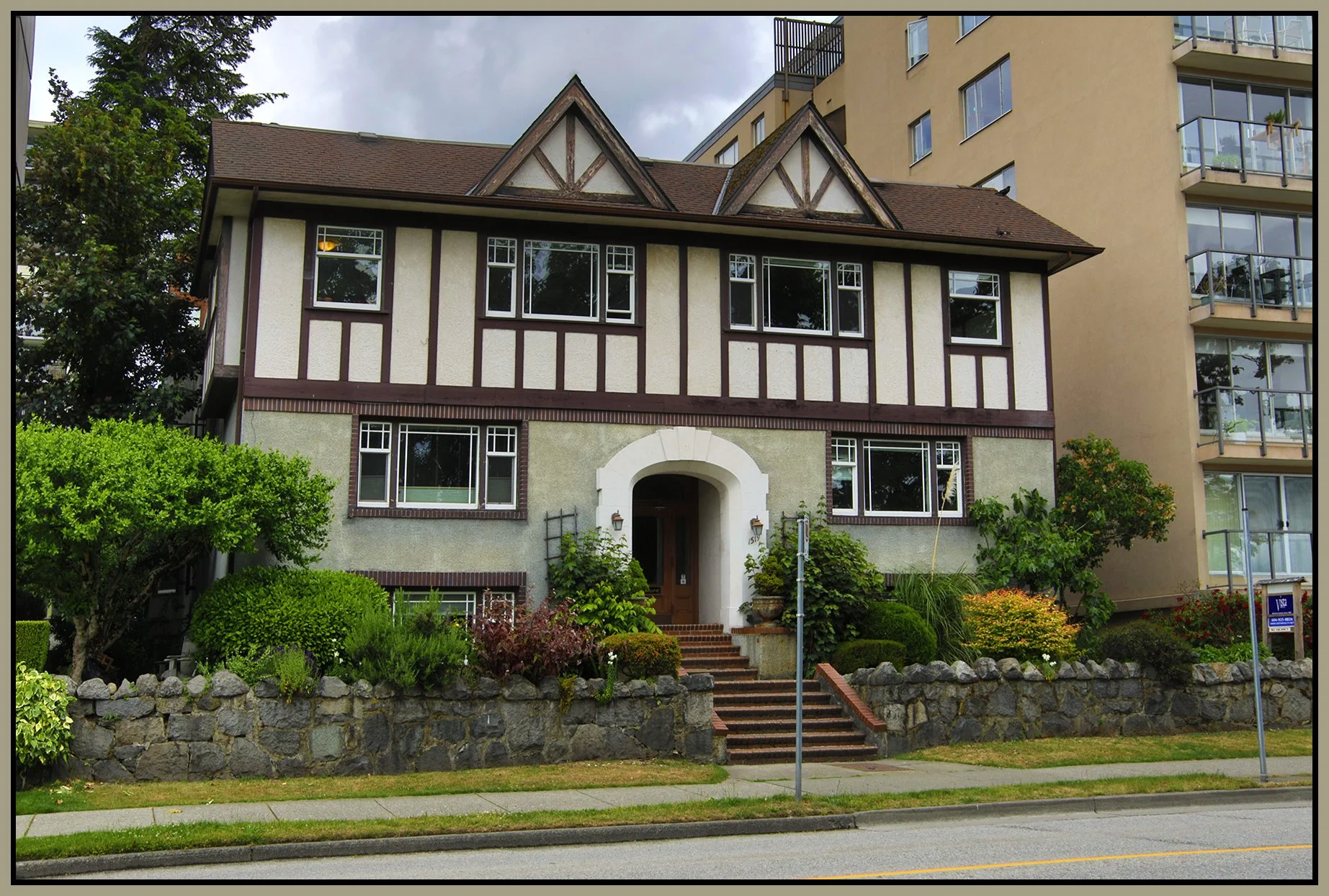 1519 Beach Ave_Jun 5_2026_HDR_4L4839_4x6s.jpg