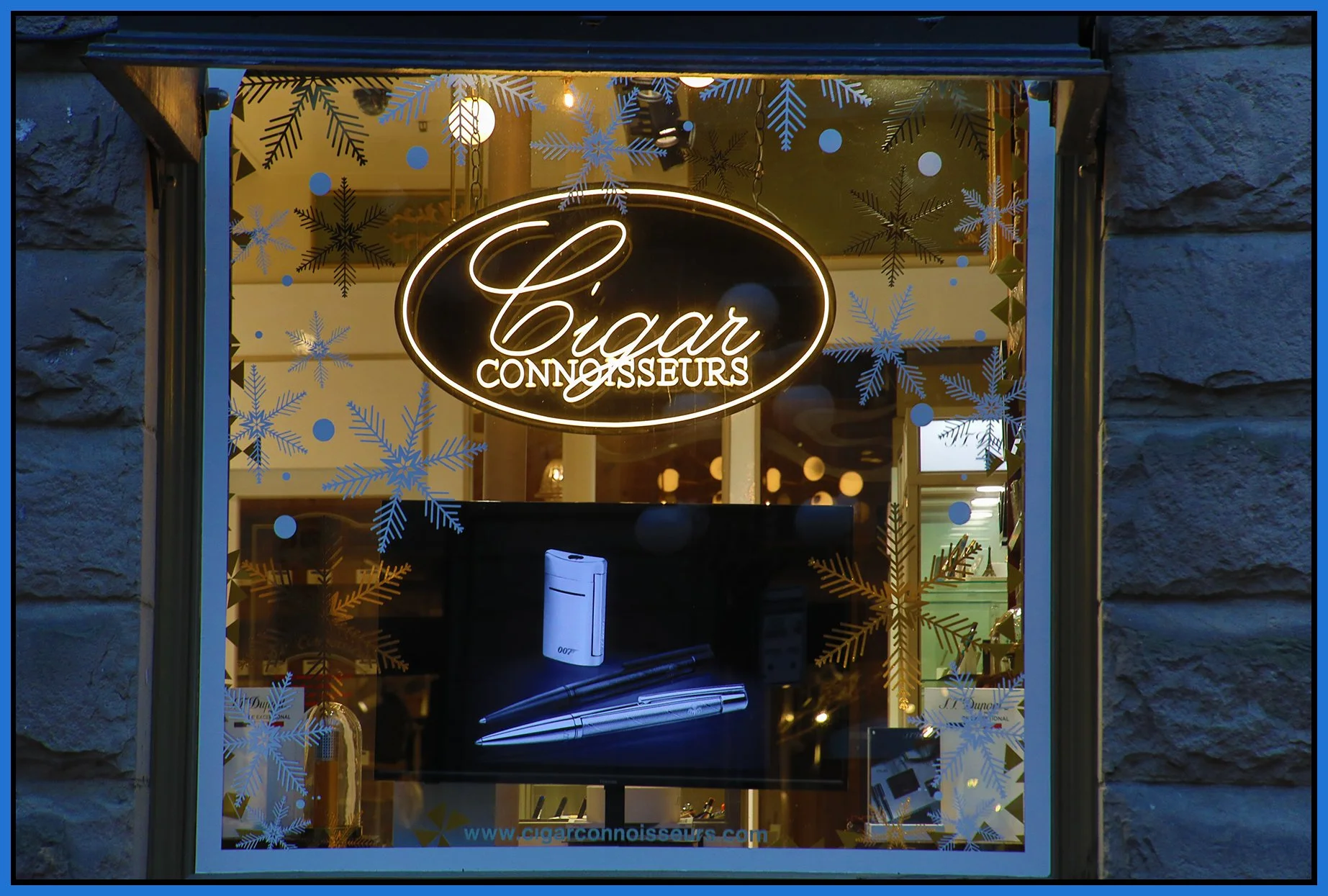 Gastown Water St Cigar Sign_Feb 7_2024_HDR5E3970_4x6s.jpg