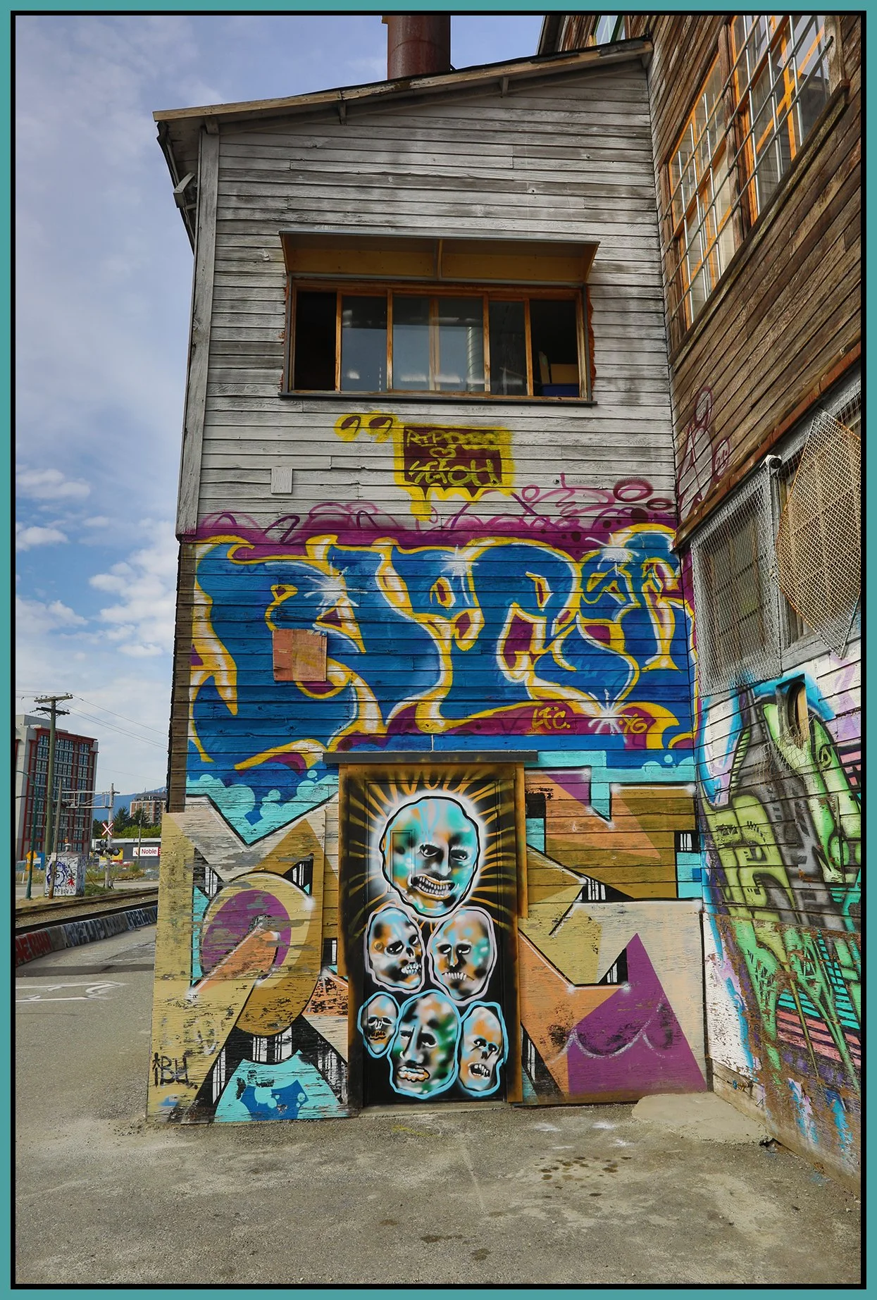 1000 Parker Graffiti_Sep 10_2023_HDR_5C5944_4x6s.jpg