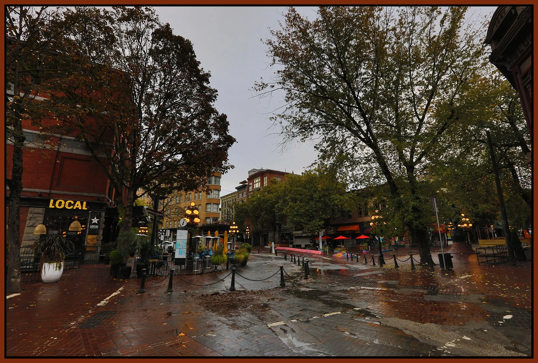 Gastown Maple Tree Sq_Oct 3_2021_HDR_5A5032_4x6s.jpg