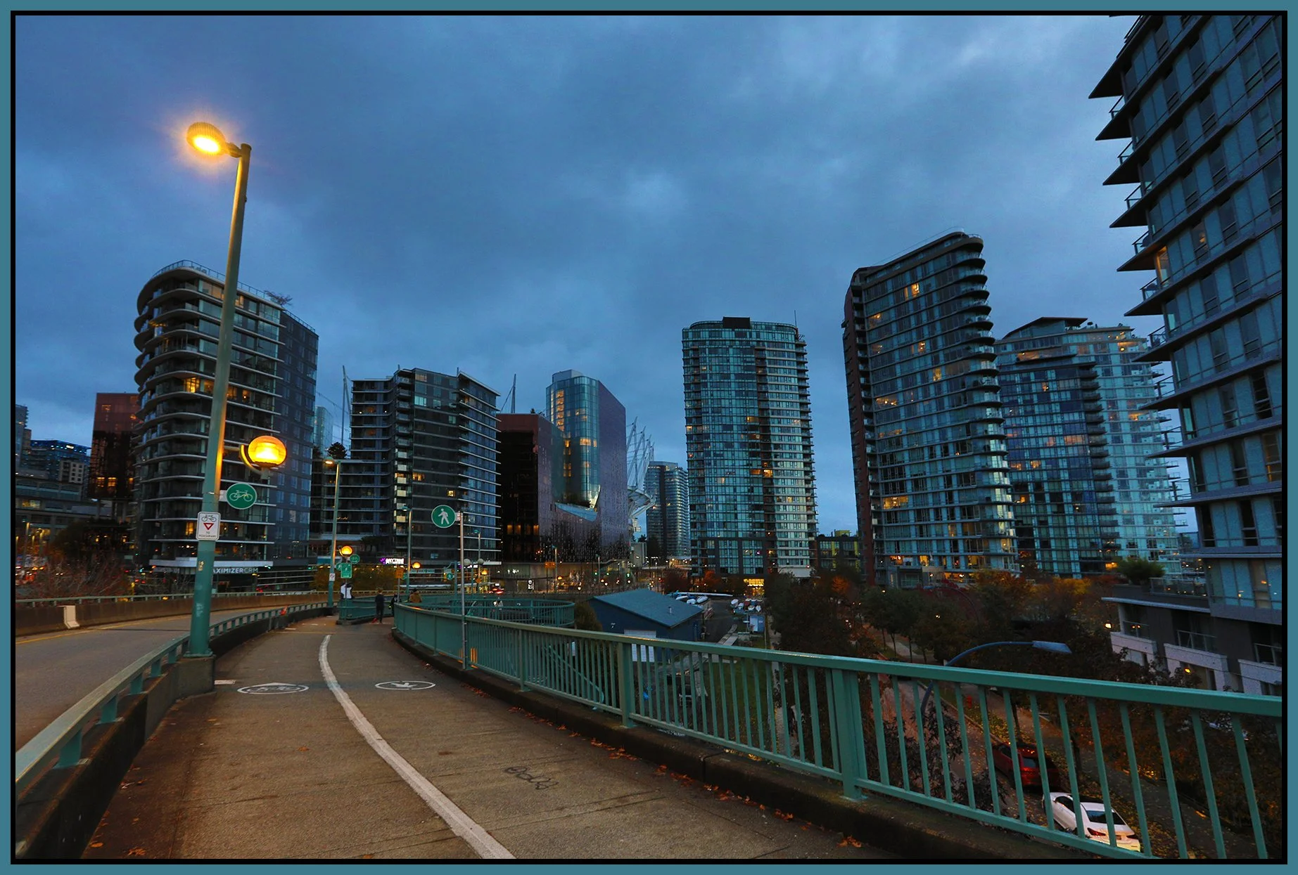 Cambie Bridge Lkg NE_Oct 29_2021_HDR_5A8837_4x6s.jpg