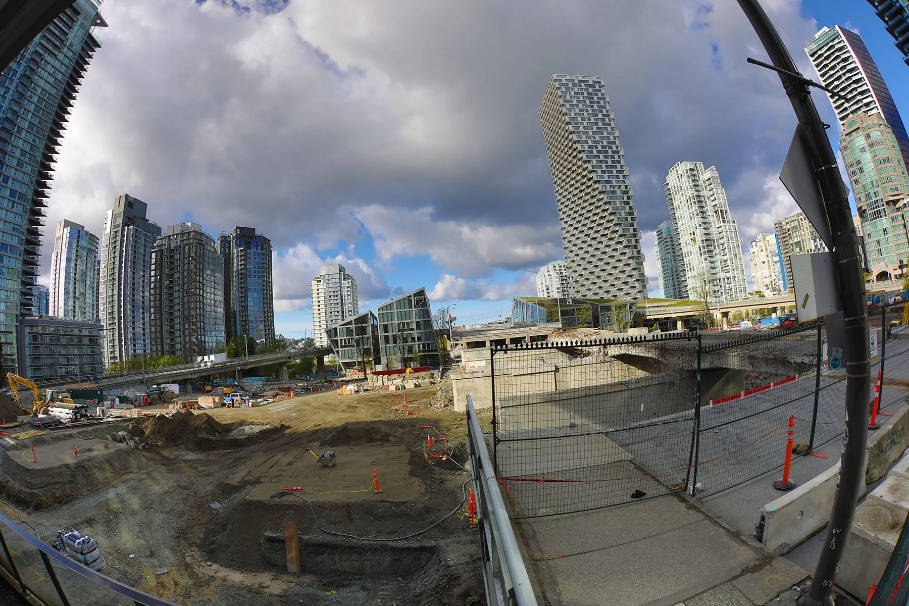 Granville Bridge Const_Apr 21_2024_HDR_5E4650_4x6.jpg