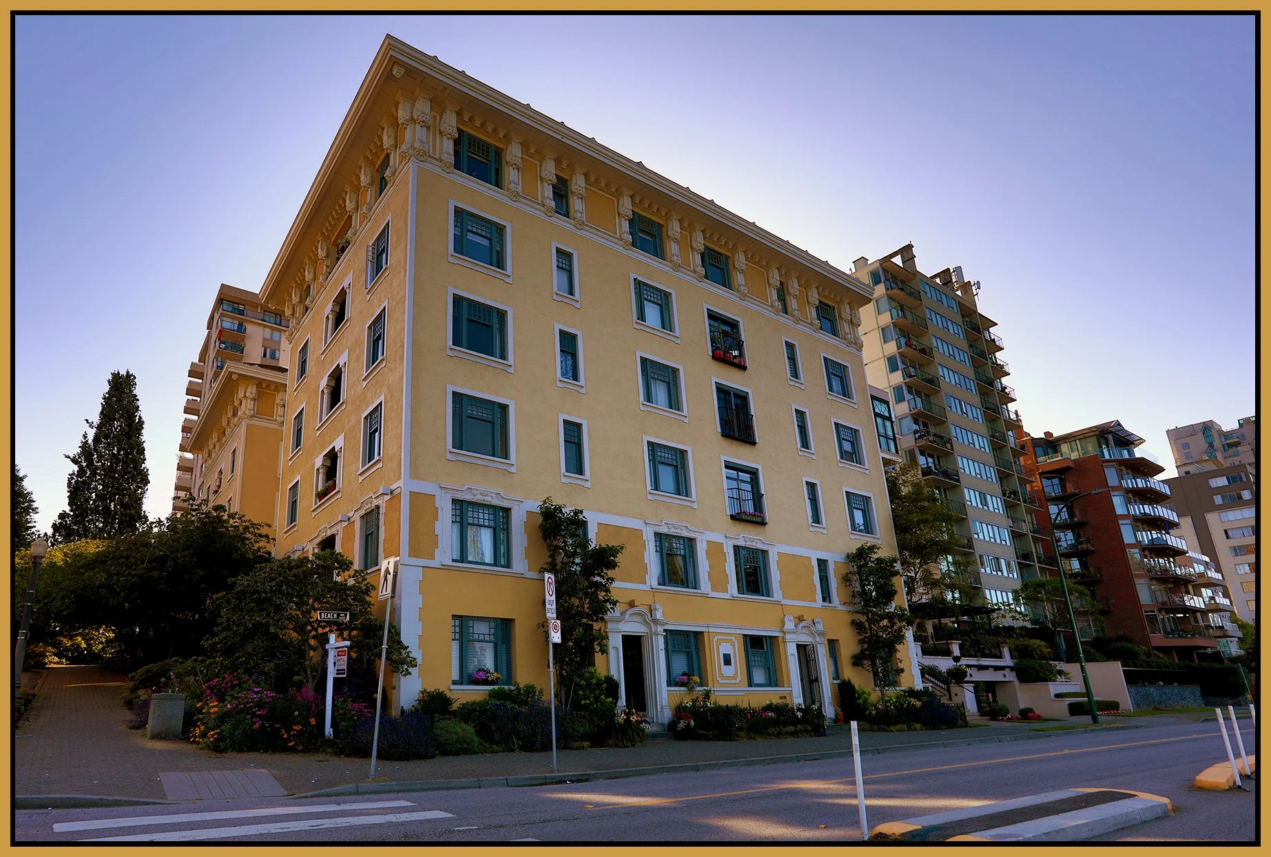 1491 Beach Ave_Jul 9_2023_HDR_5C2139_peNatB_4x6s.jpg