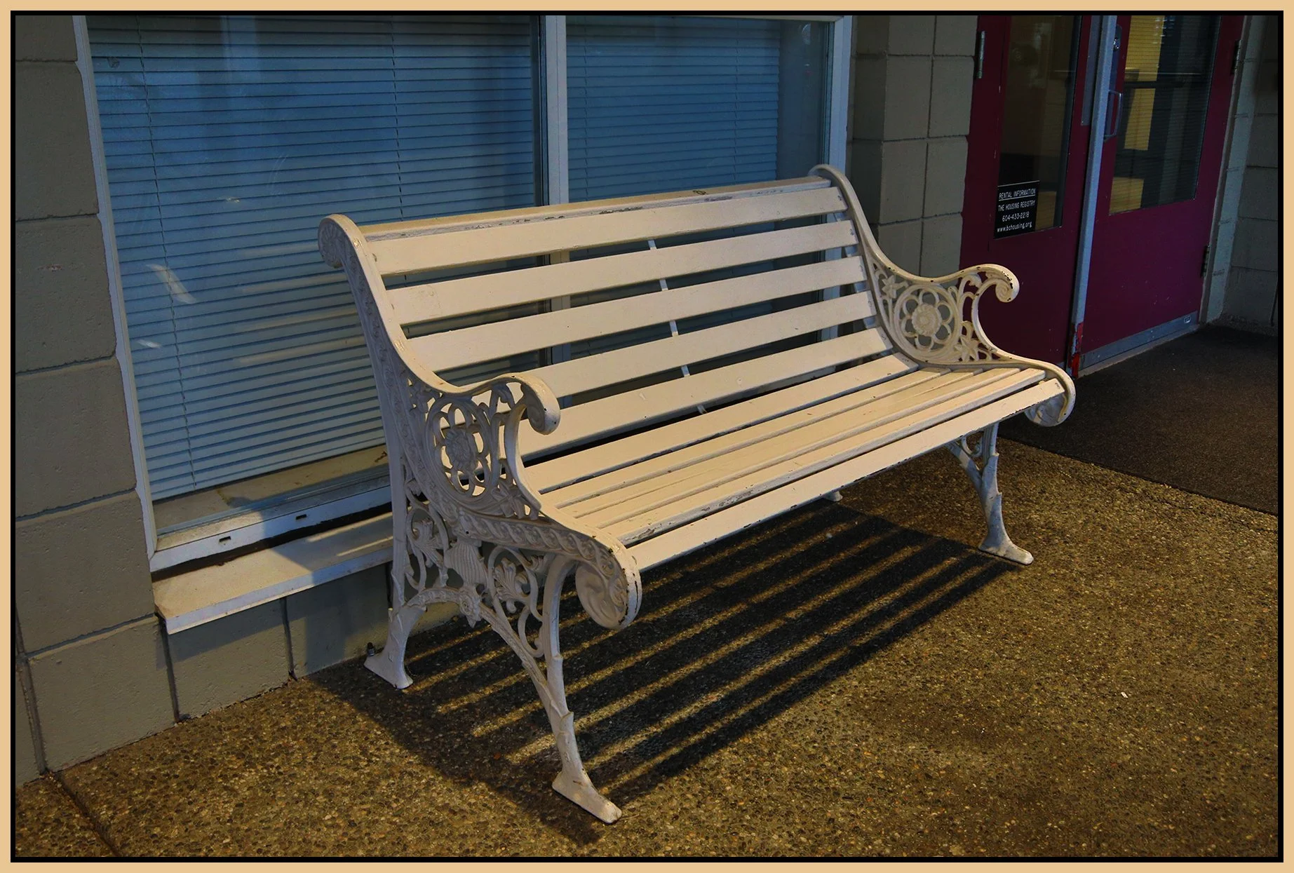 Bench 1515 Granville St_Oct 16_2022_HDR_4H3950_4x6s.jpg