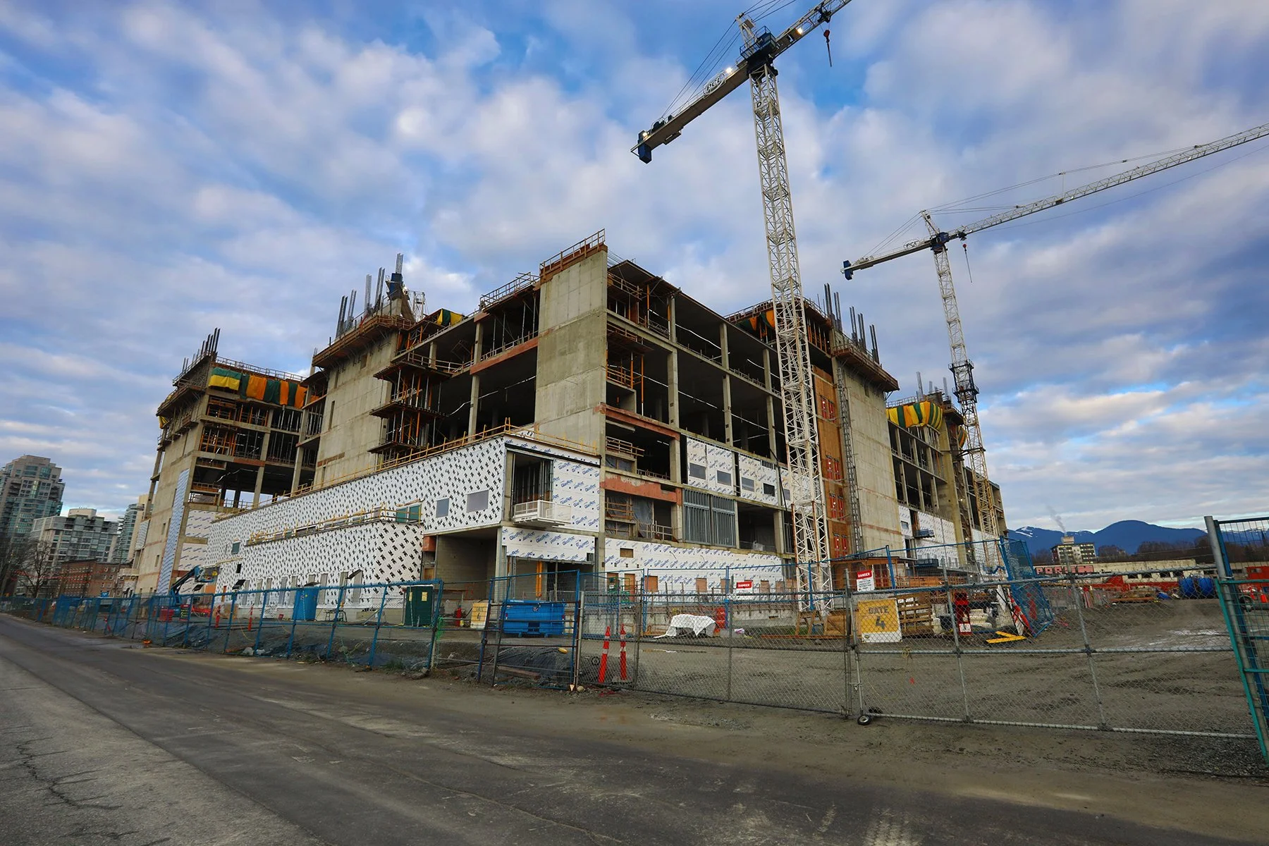 New St.Pauls Hospital Const_Dec 17_2023_HDR_5E2500_4x6.jpg