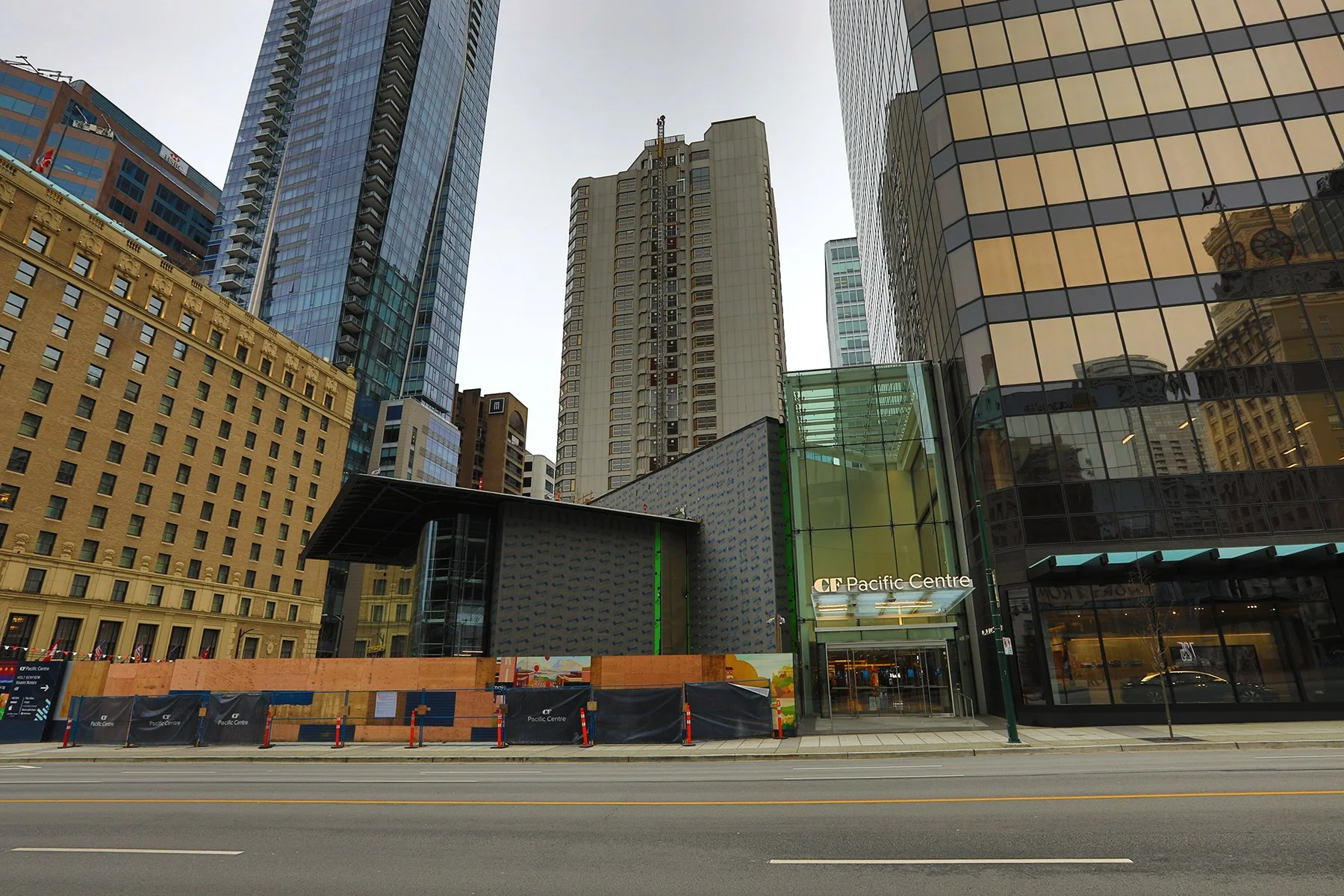 Pacific Centre Const_5A0612_4x6.jpg