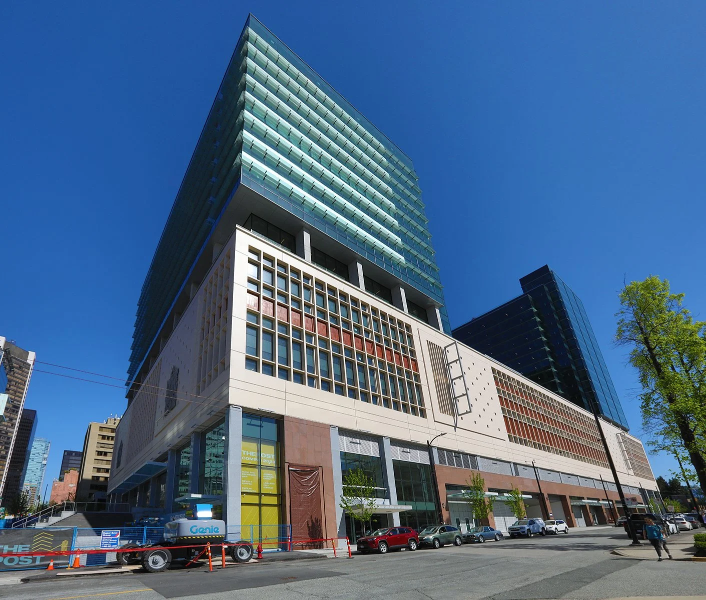 The Post Amazon Const_May 11_2023_HDR_Pan_5C8895_4x5.jpg