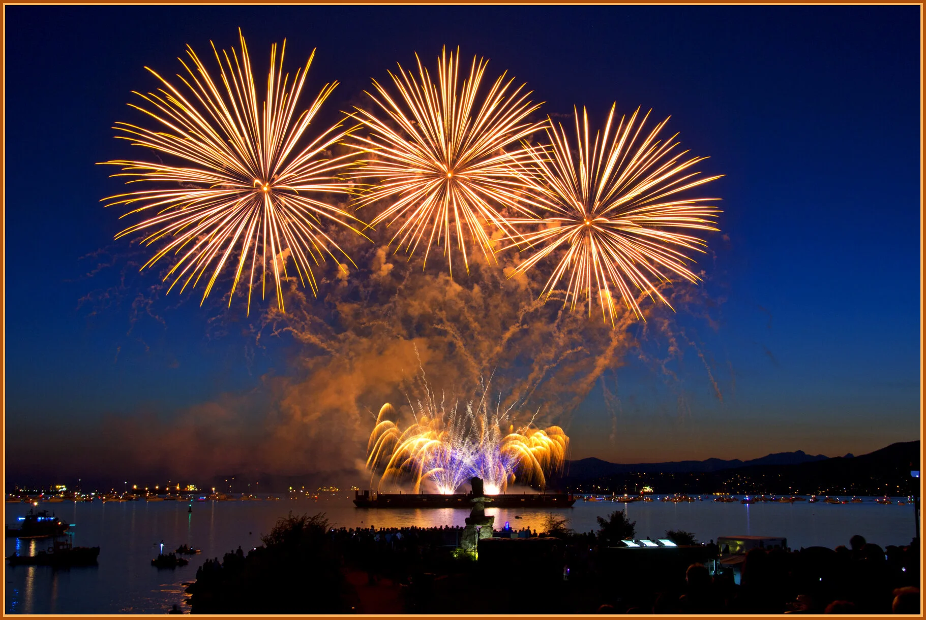 Fireworks Vietnam_Jul 28_2012_5983vel_4x6s.jpg