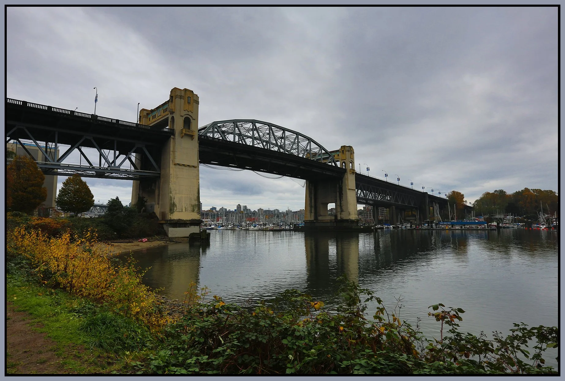 Burrard Bridge LkgSE_Nov 13_2015_HDR_H2090_4x6s.jpg
