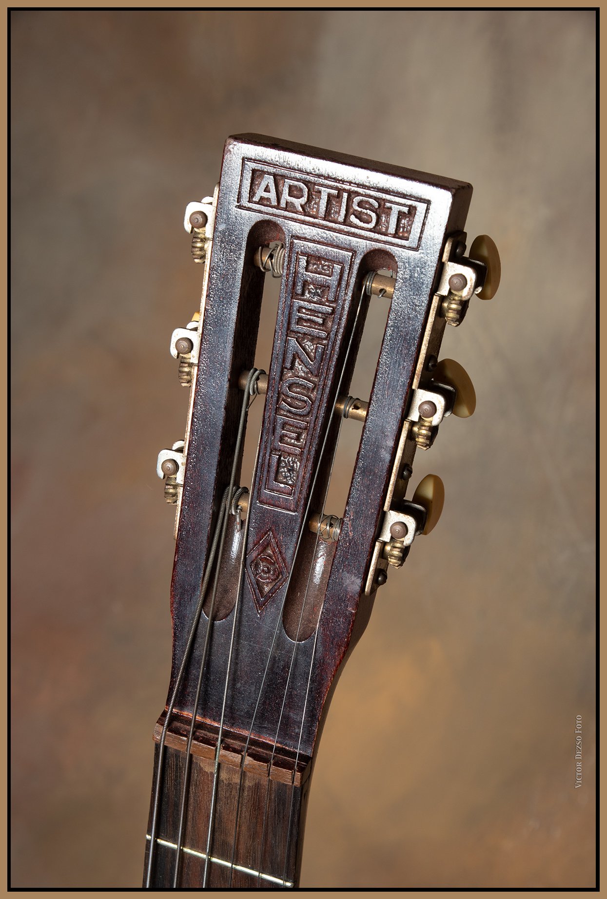 Artist Hensel Guitar_Sep 22_2023_CR2_5C6465_4x6s.jpg