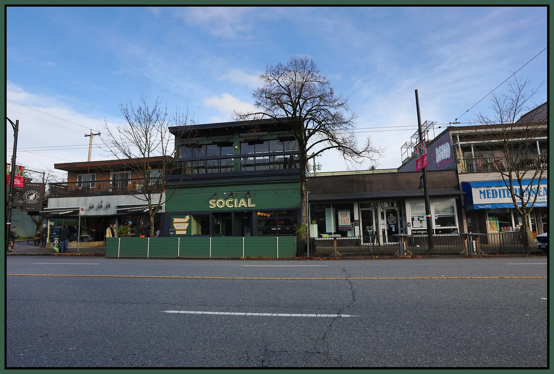 1812 Commercial Drive Curbside Seating_Nov 10_2021_HDR_5A0112_4x6s.jpg