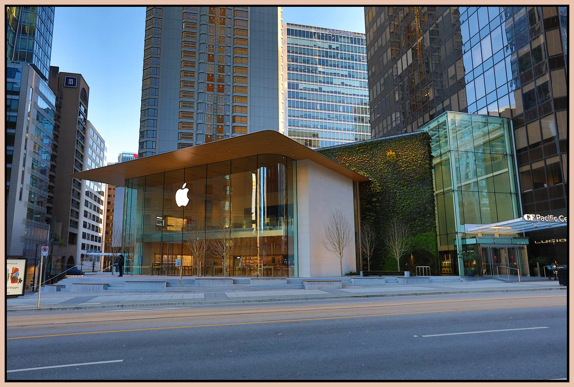 Pacific Centre Apple_Nov 27_2022_HDR_5C8315_4x6s.jpg