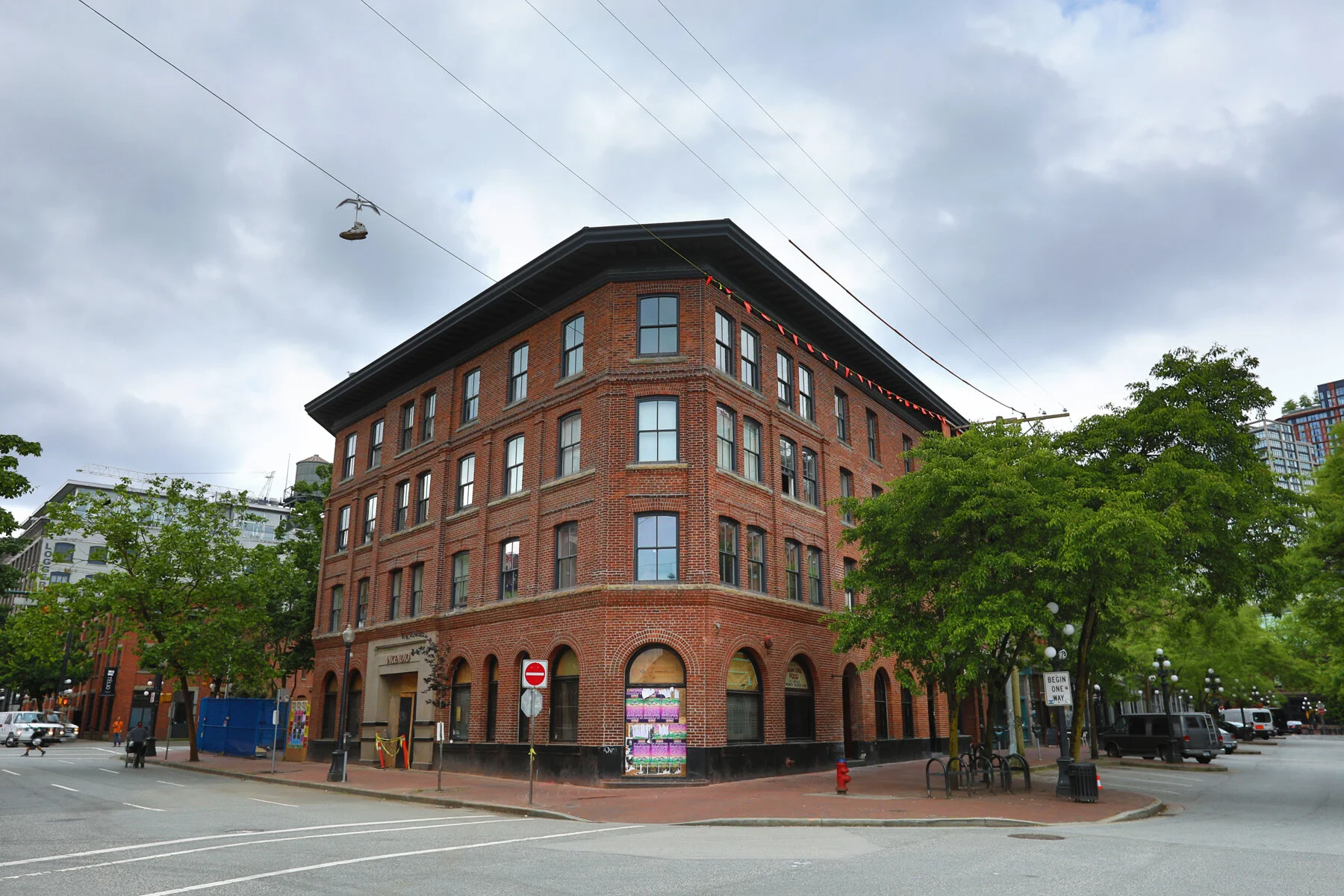 Gastown Incendio Const_Jun 10_2017_HDR_A1717_4x6.jpg