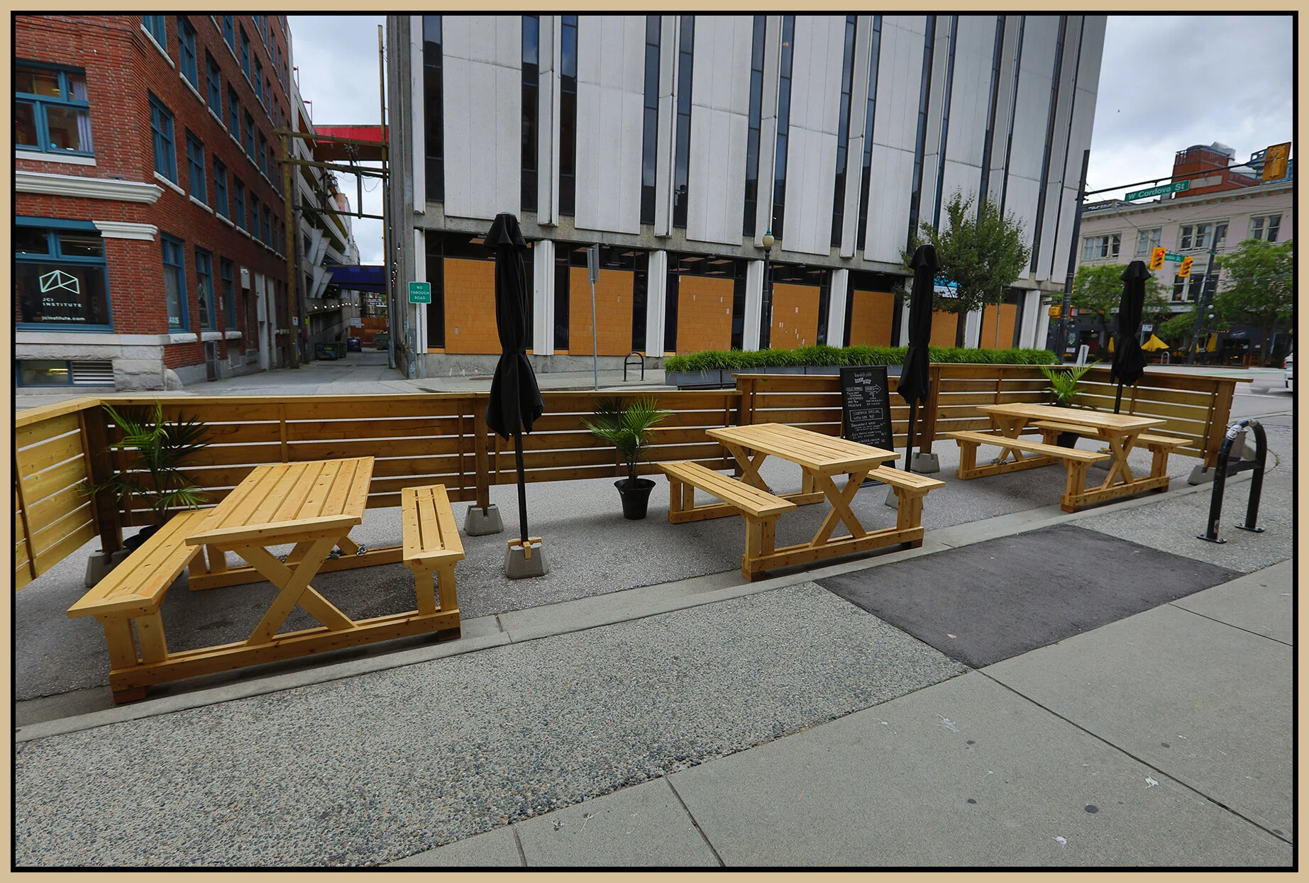 Curbside Seating Gastown_Aug 12_2020_HDR_4F9587_4x6s.jpg