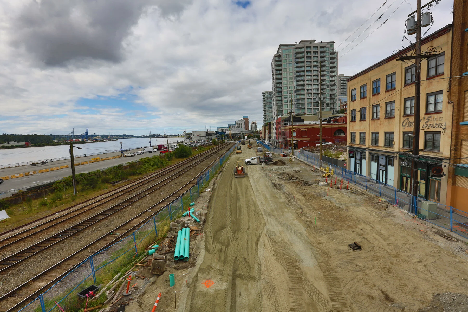 New West Const_Jul 19_2016_HDR_L5821_4x6.jpg
