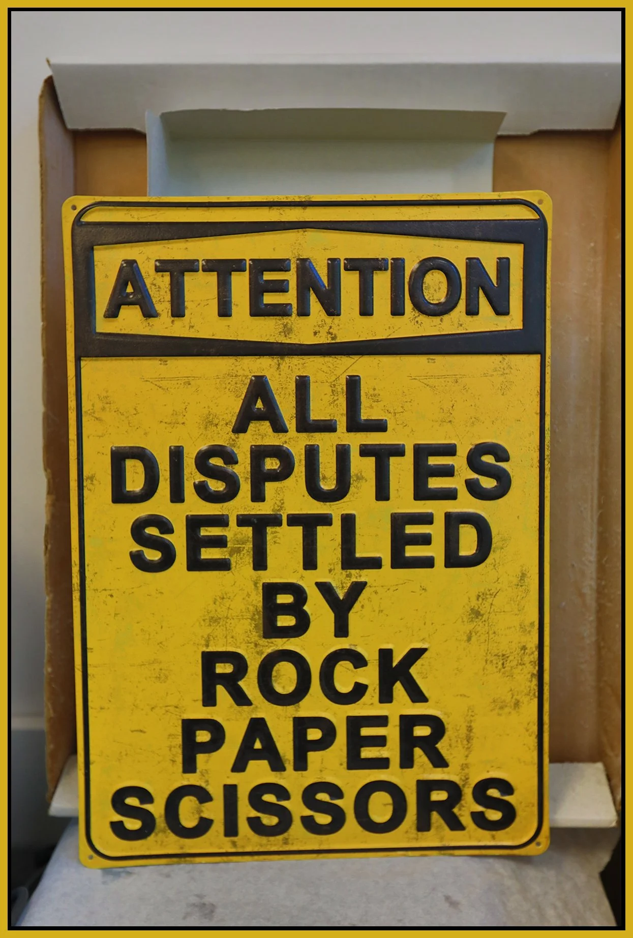 Sign on Settling Dispures_Sep 10_2024_HDR_4J3646_4x6s.jpg