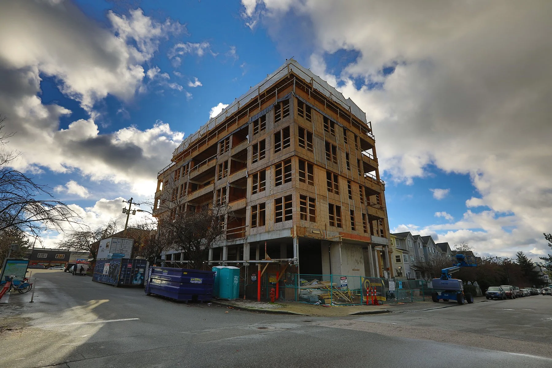 815 Commercial Dr Const_Dec 31_2023_HDR_5E3136_4x6.jpg