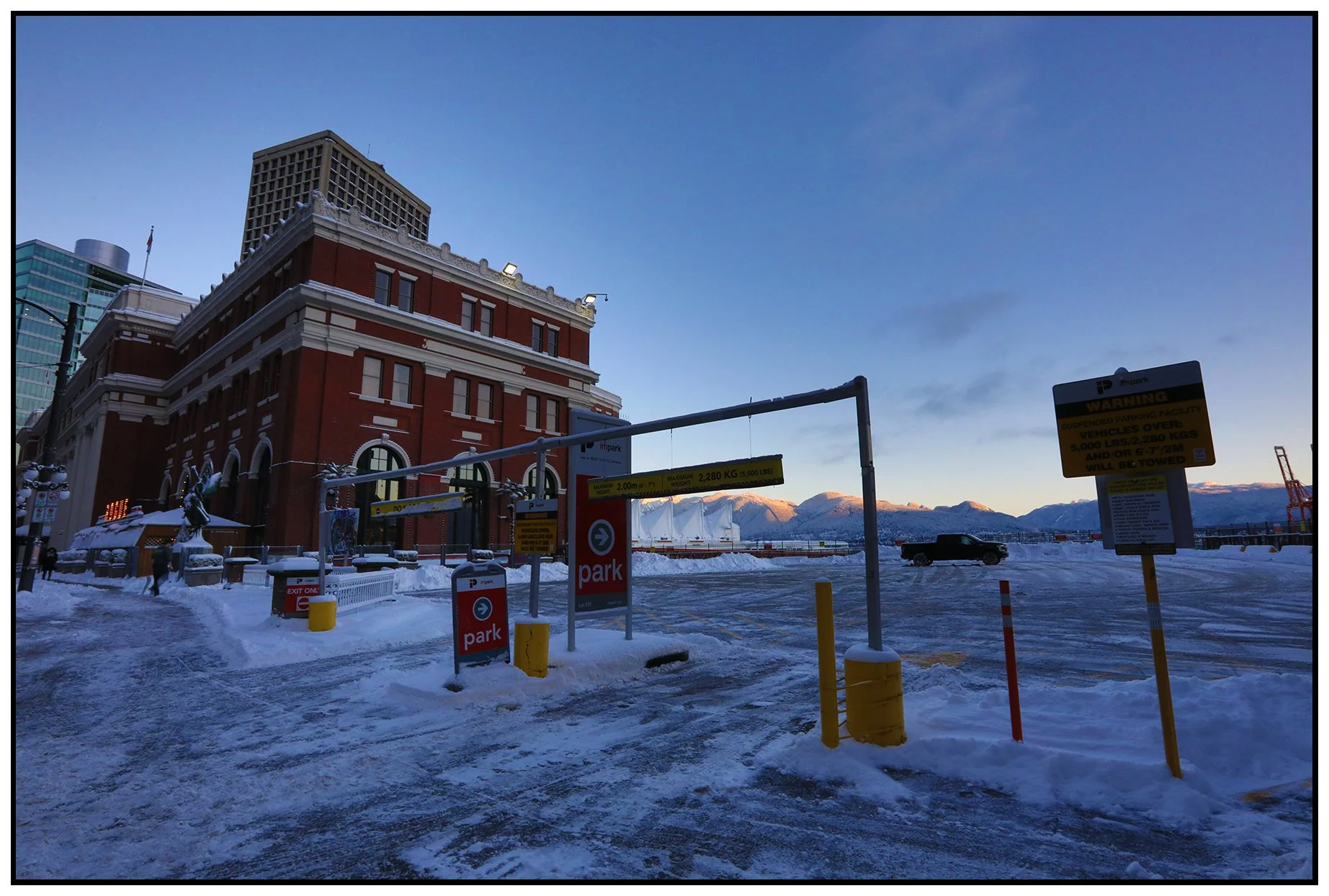 Gastown Lot in Snow_Dec 30_2021_HDR_5A5722_4x6s.jpg