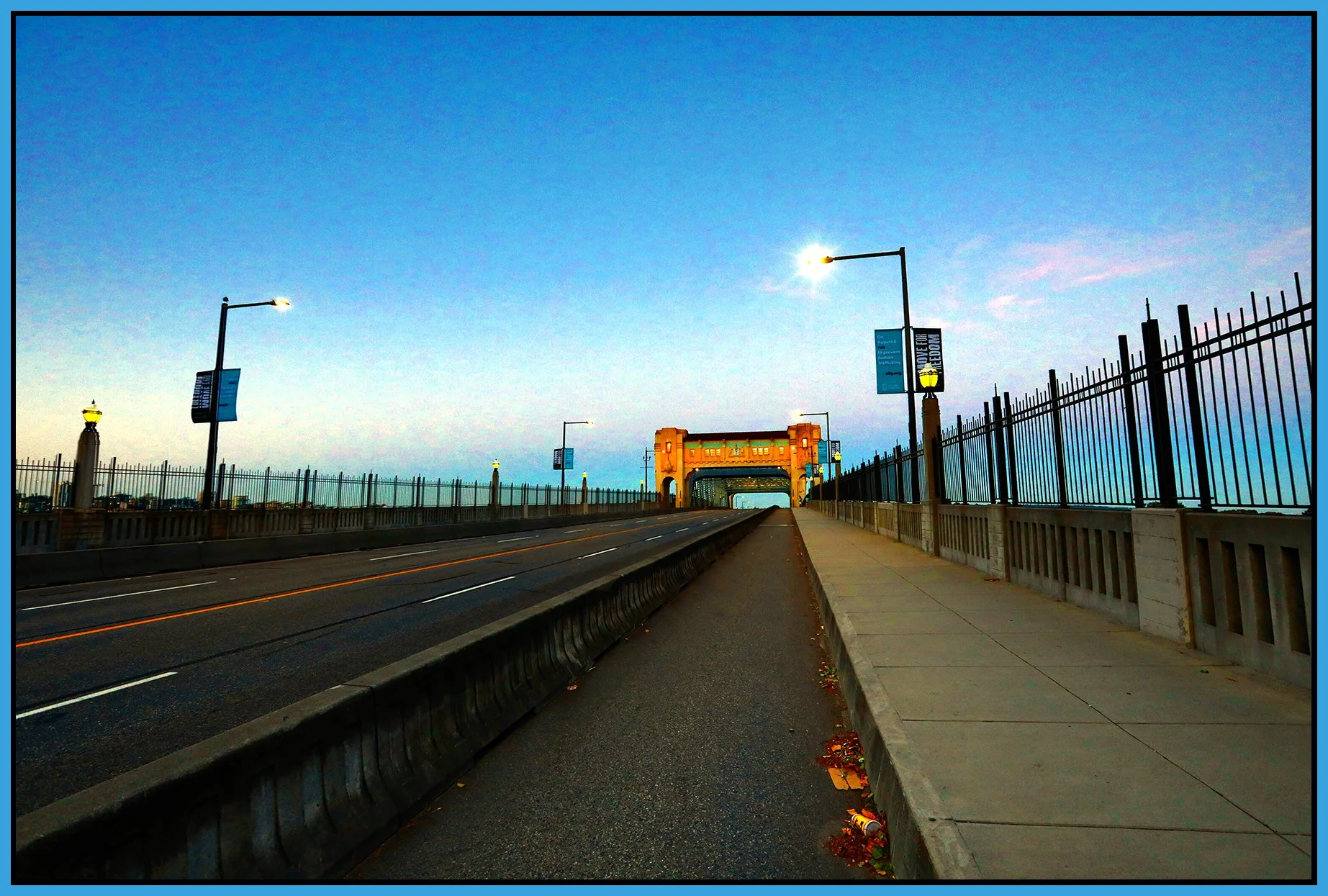 Burrard Bridge LkgS_Sep 8_2022_HDR_5B7955_peDrknImpCntrst_4x6s.jpg