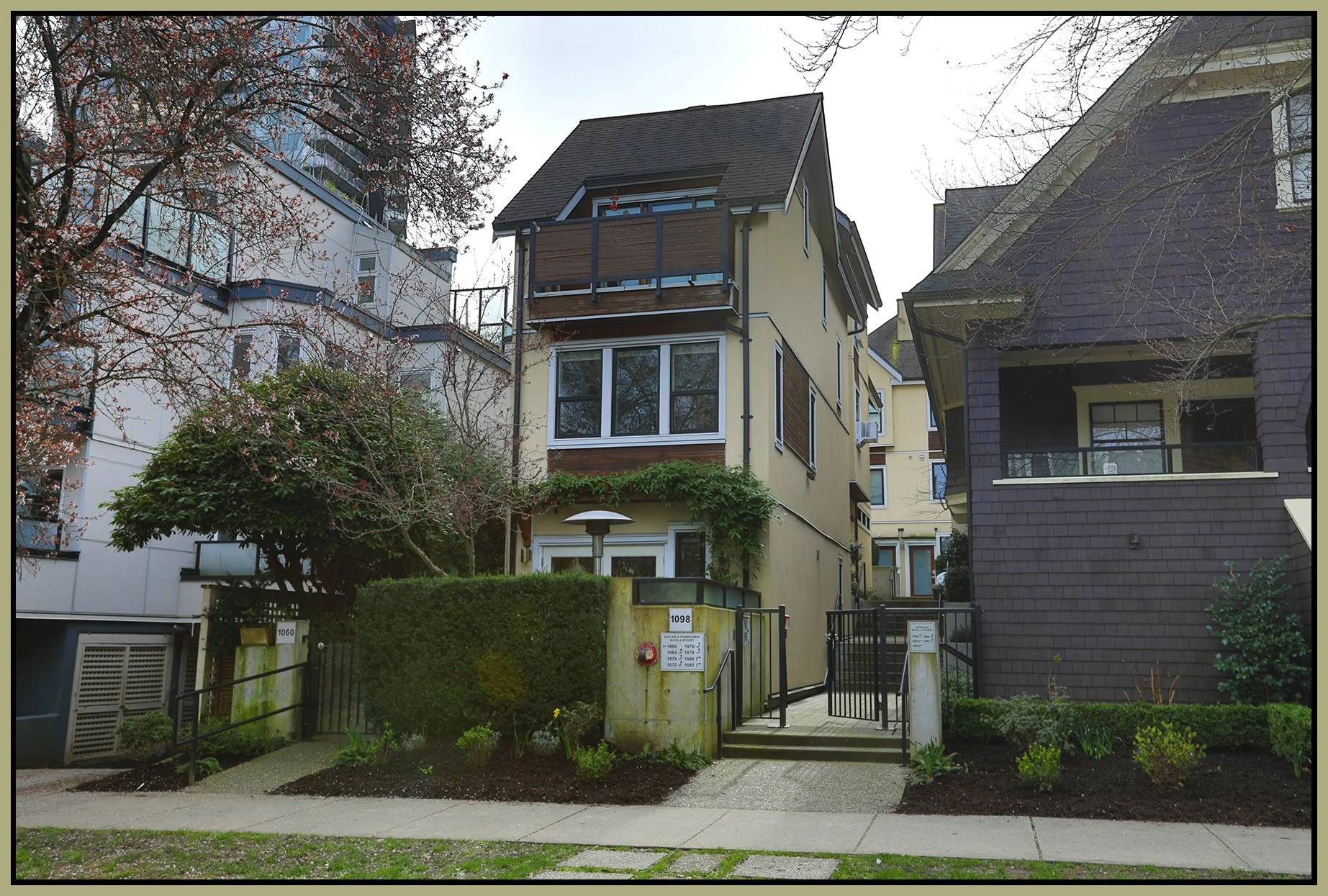 1098 Nicola St_Mar 15_2026_HDR_4K9855_4x6s.jpg
