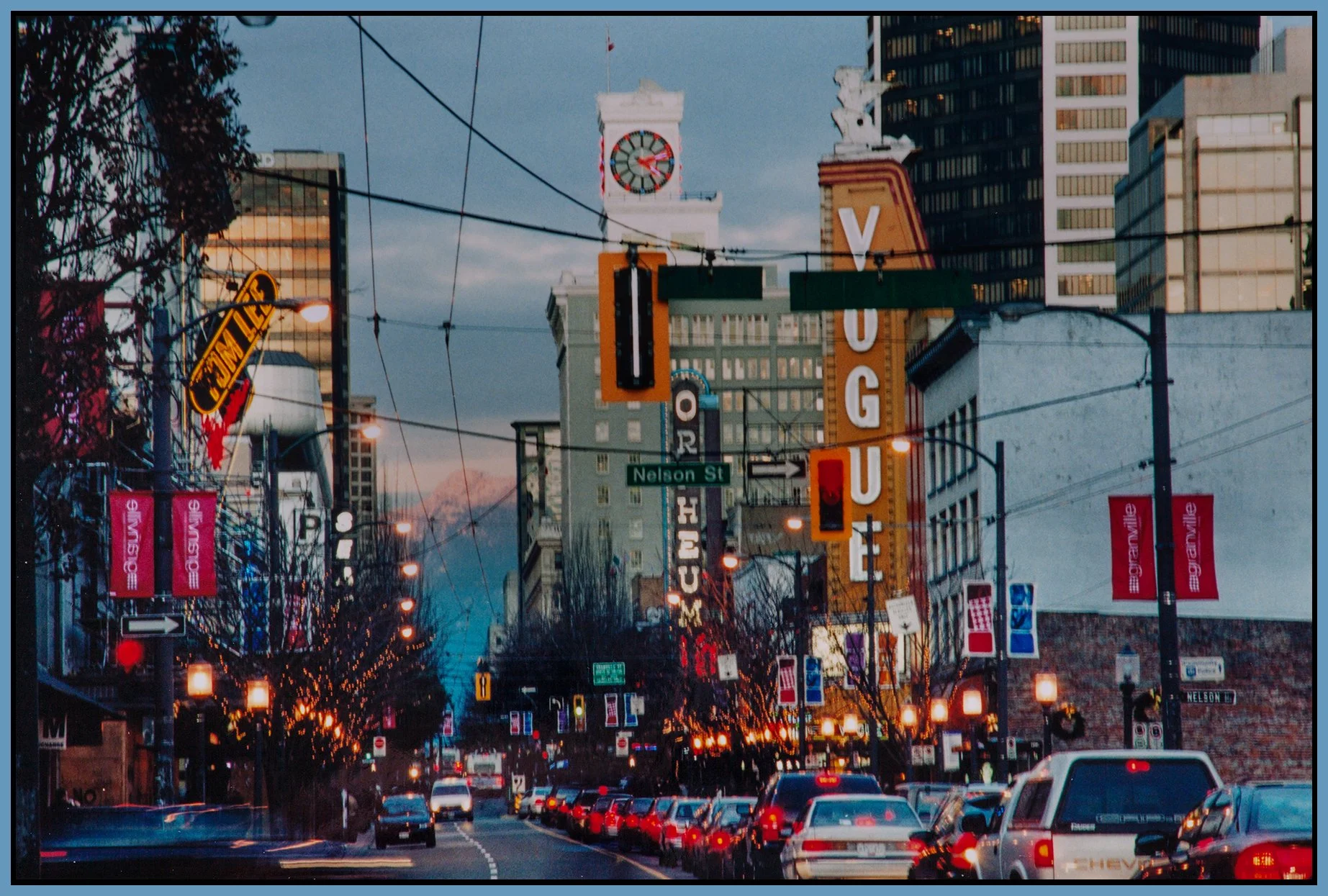 900 Granville St LkgN 1990's_8990_4x6s.jpg