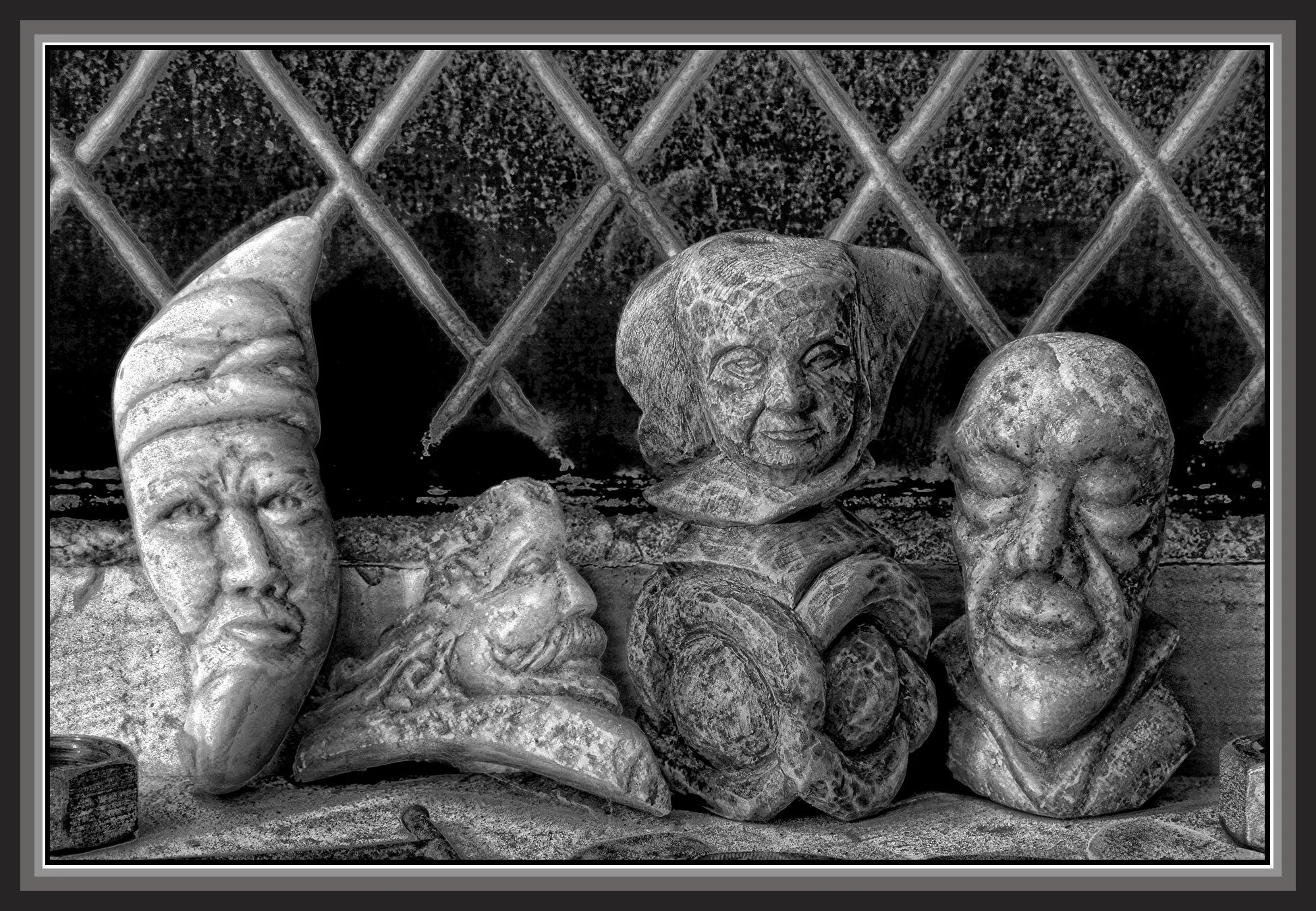 Carvings_Nov 19_2019_HDR_F4065_peLitePncl_4x6s.jpg