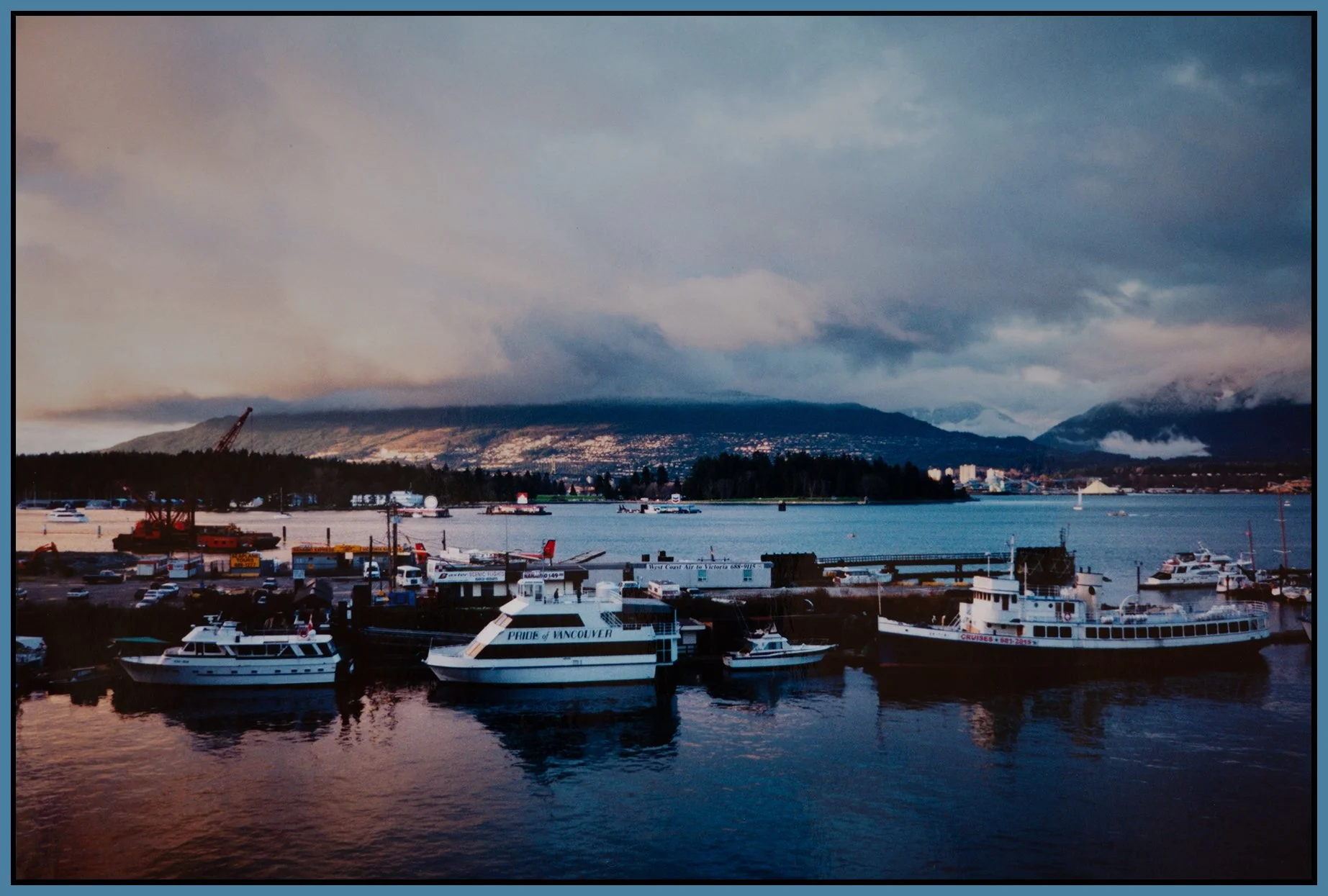 Coal harbour LkgNW_2000_9172_4x6s.jpg