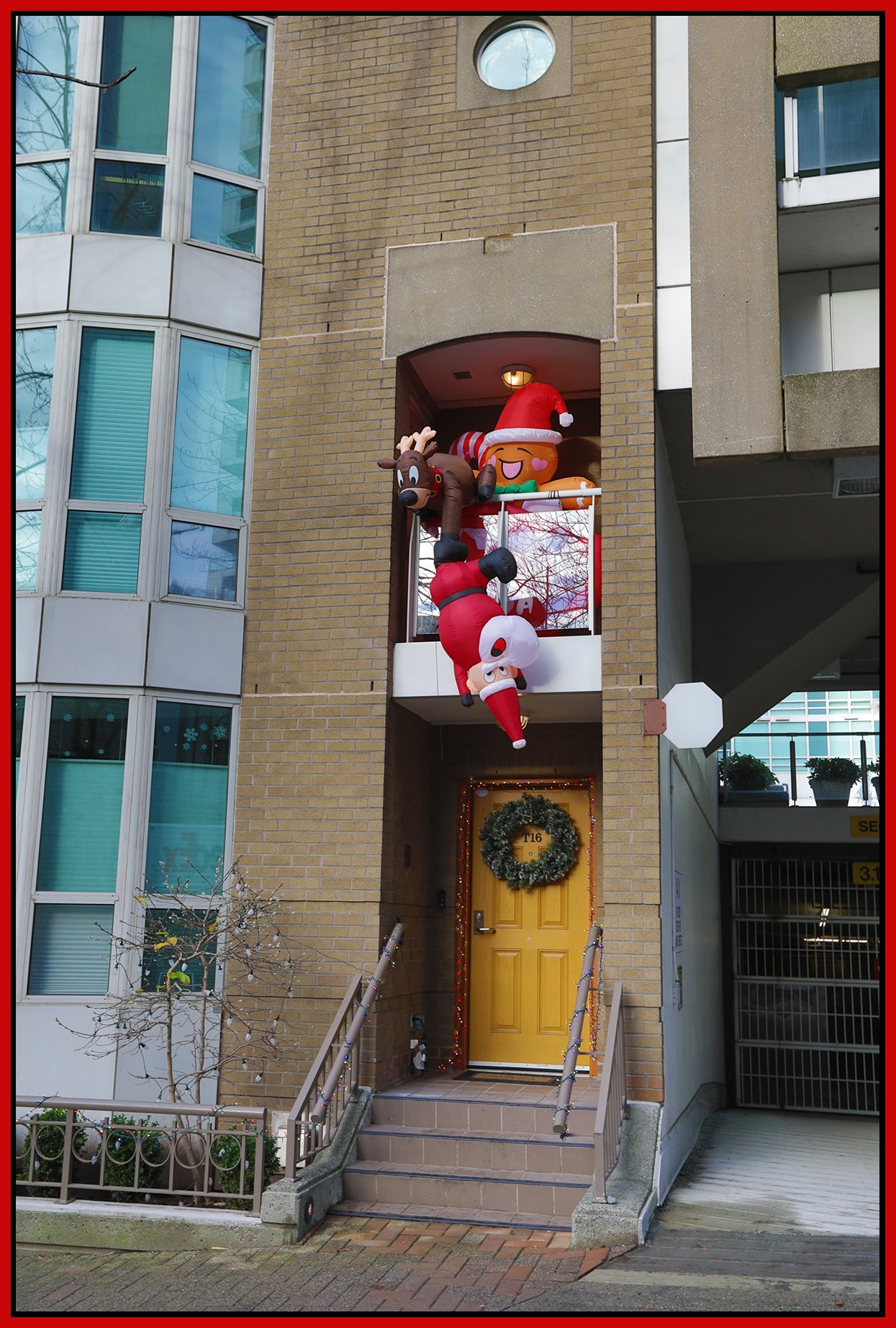 1501-T-16 Unit Santa_Jan 2_2026_HDR_4K6954_4x6s.jpg