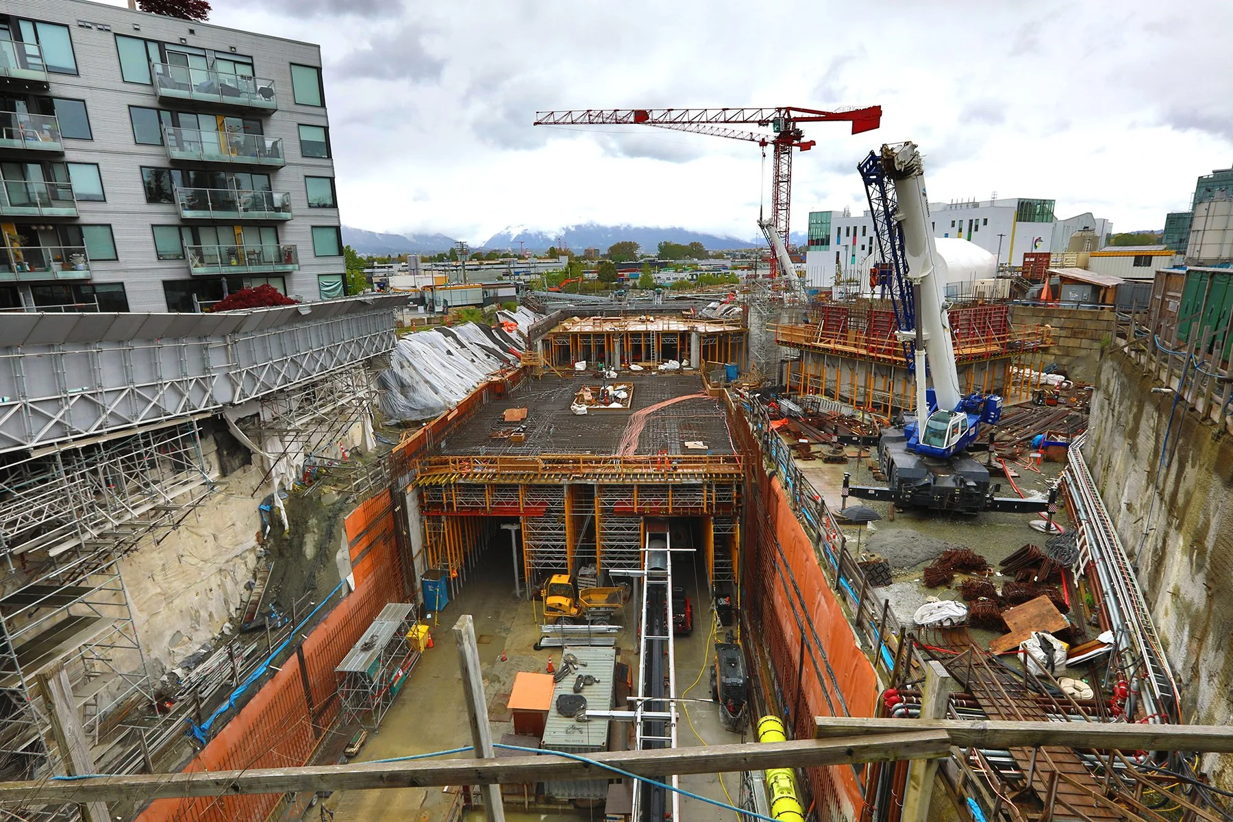 GNW Subway Const_Apr 28_2024_HDR_4H7478_4x6.jpg