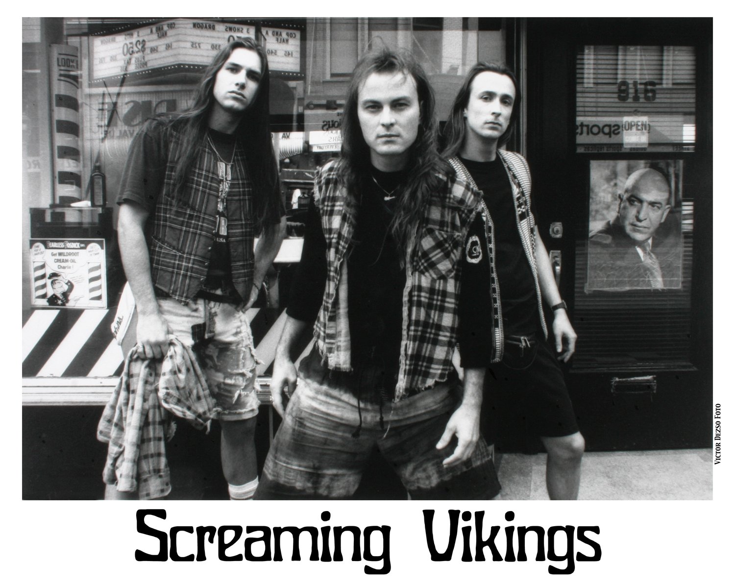 Screaming Vikings_5866_4x5.jpg