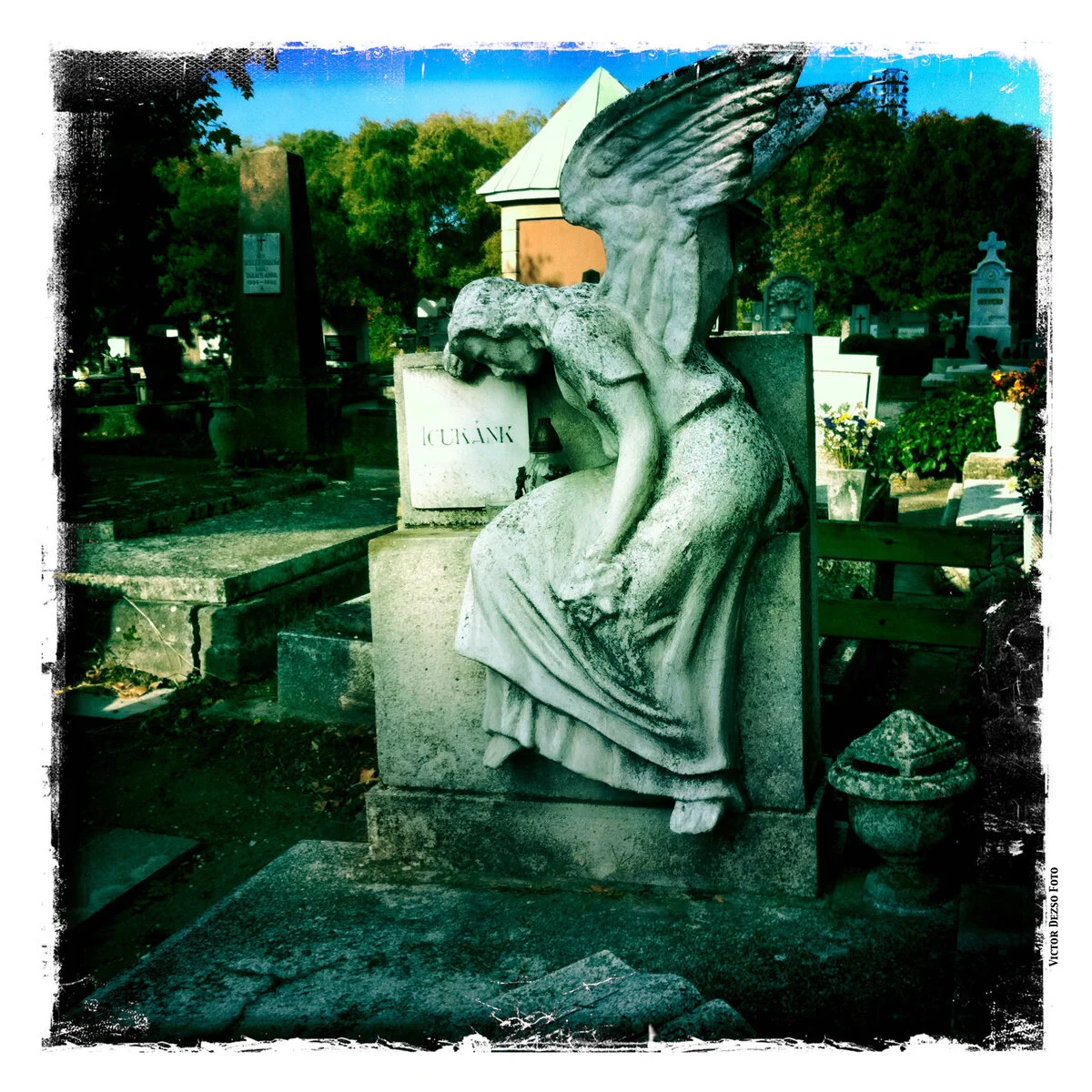 Grave_Oct 25_2011_0634_4x4s.jpg