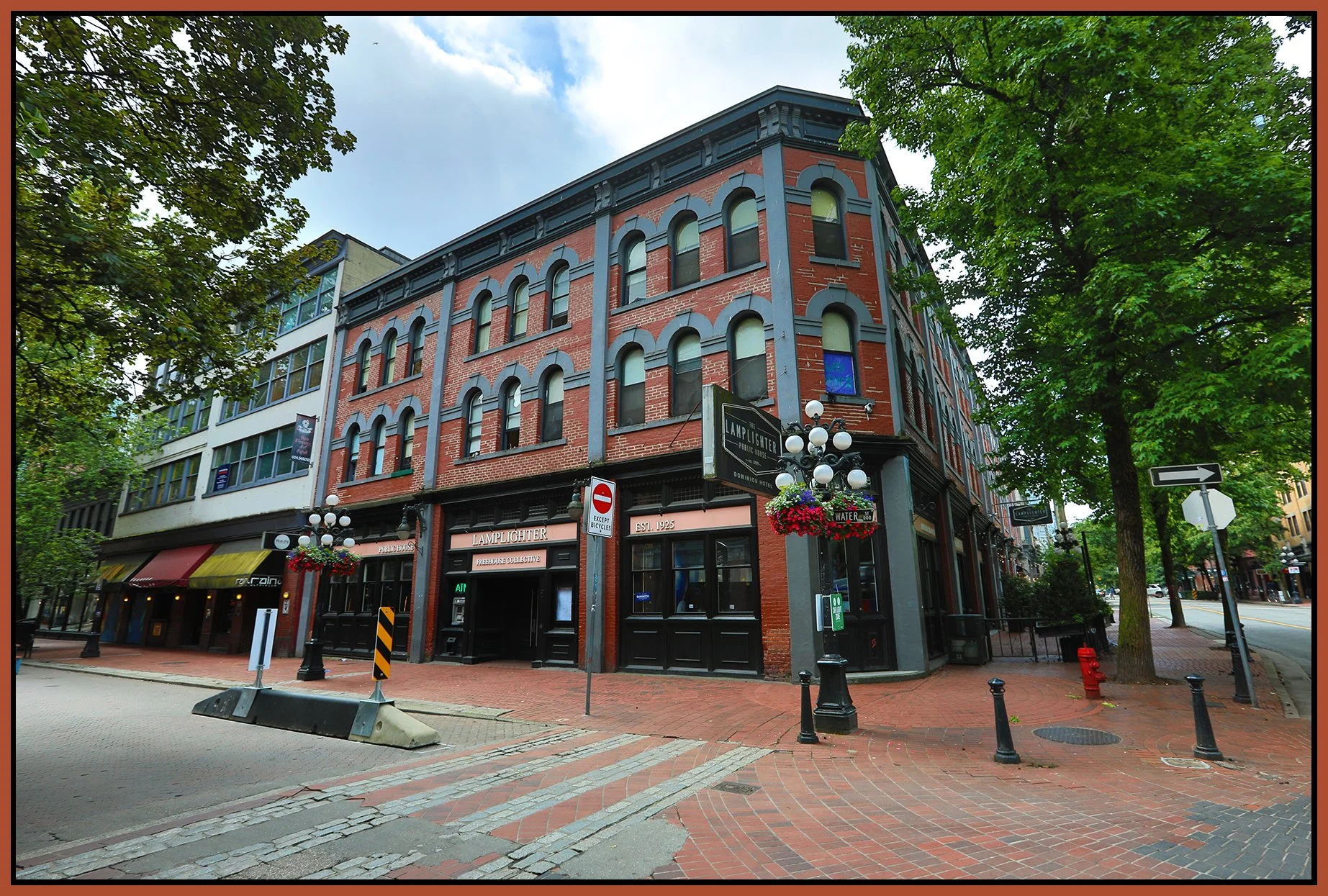 Gastown Lamplighter Pub_Jun 30_2024_HDR_4J2320_4x6s.jpg