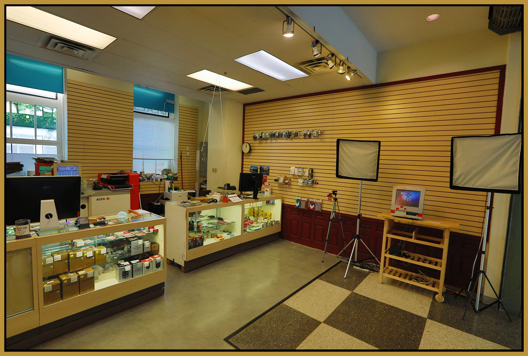 Gastownphoto in Sinclair Ctr_Jun 26_2021_HDR_5A0232_4x6s.jpg