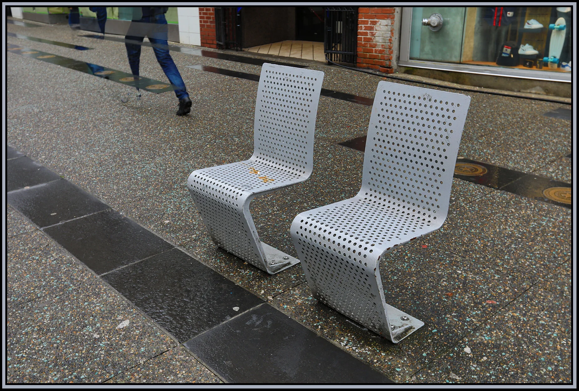 800 Gr Mall Seats_Apr 16_2019_HDR_E1928_4x6s.jpg