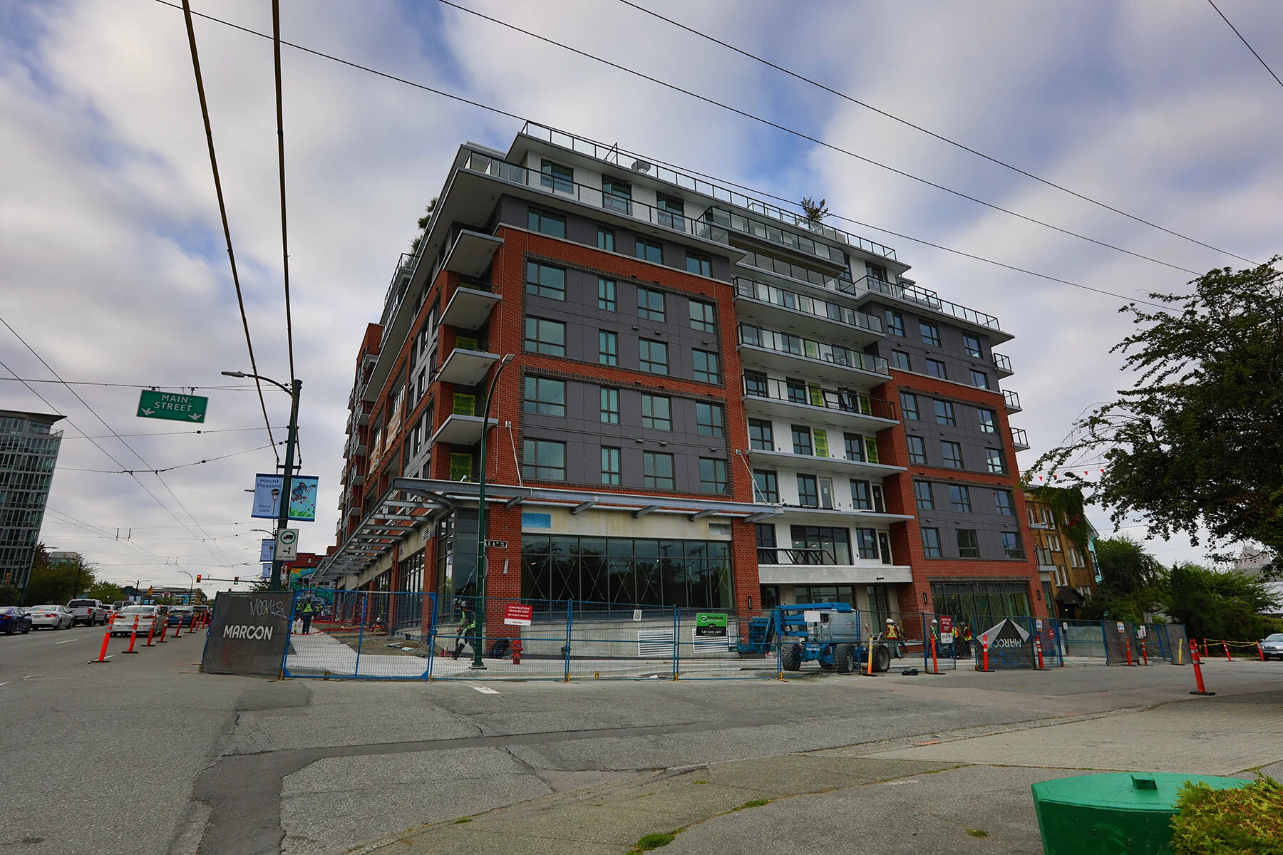 2201 Main St Const_Aug 18_2021_HDR_5A8872_4x6.jpg