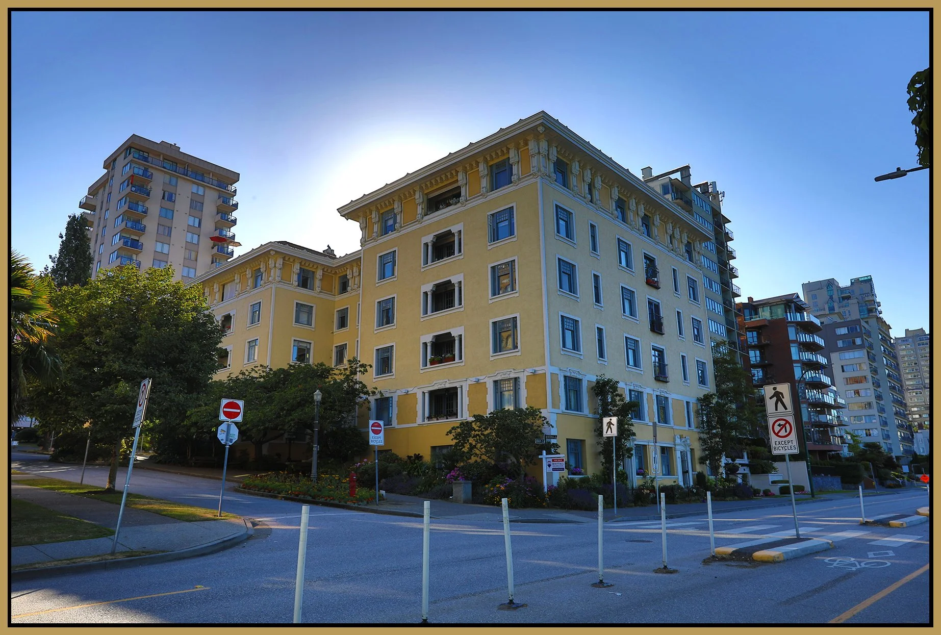 1491 Beach Ave_Jul 9_2023_HDR_5C2135_4x6s.jpg