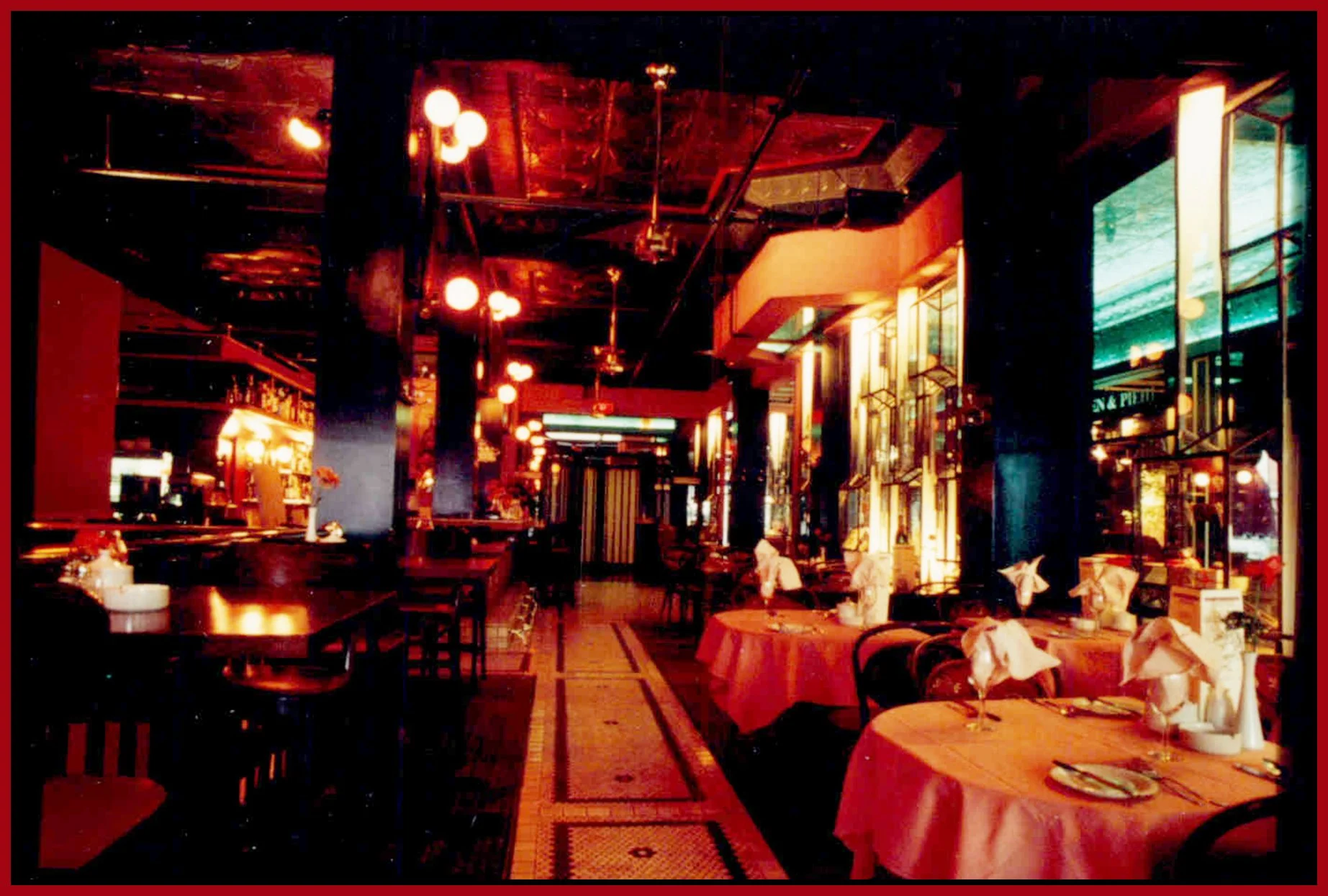 Le Magasin_0005_4x6s.jpg