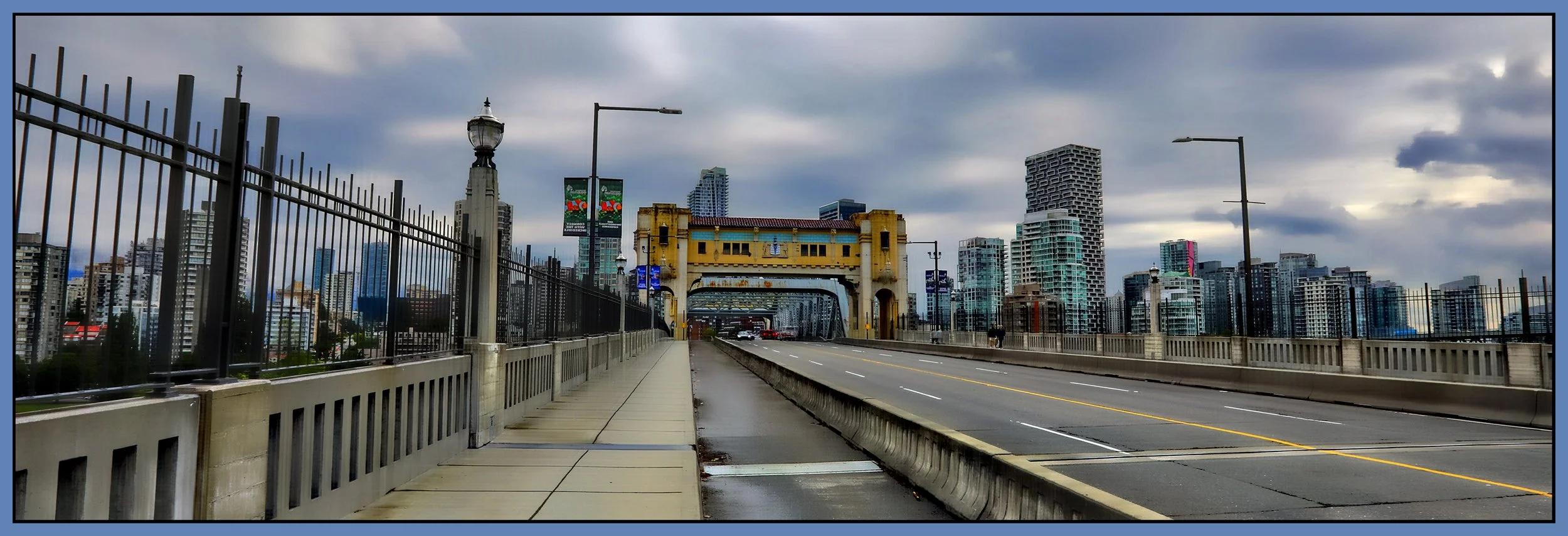 Burrard Bridge LkgN_Jun 16_2022_HDR_5B7447Pan_peHdr2013P_1_4x12s.jpg
