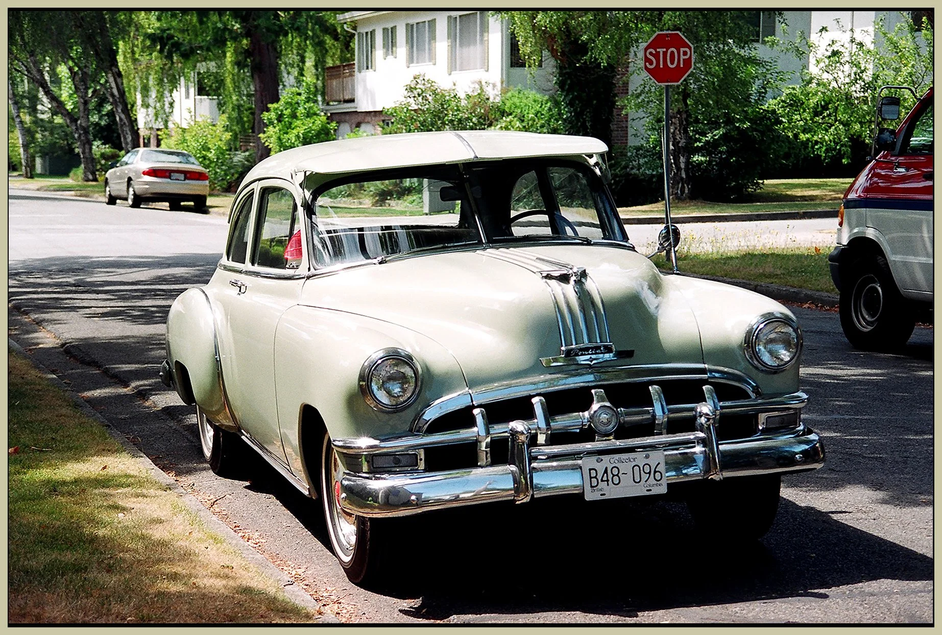 Pontiac 1952_7_5_03_012_4x6s.jpg