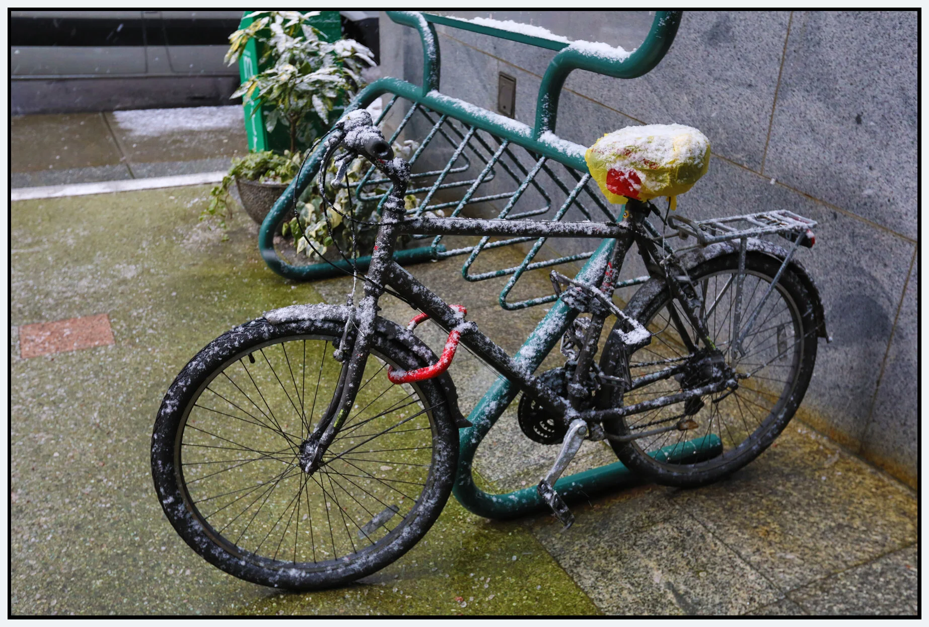 KHS Bike in Snow_Dec 12_2016_HDR_A2158_4x6s.jpg