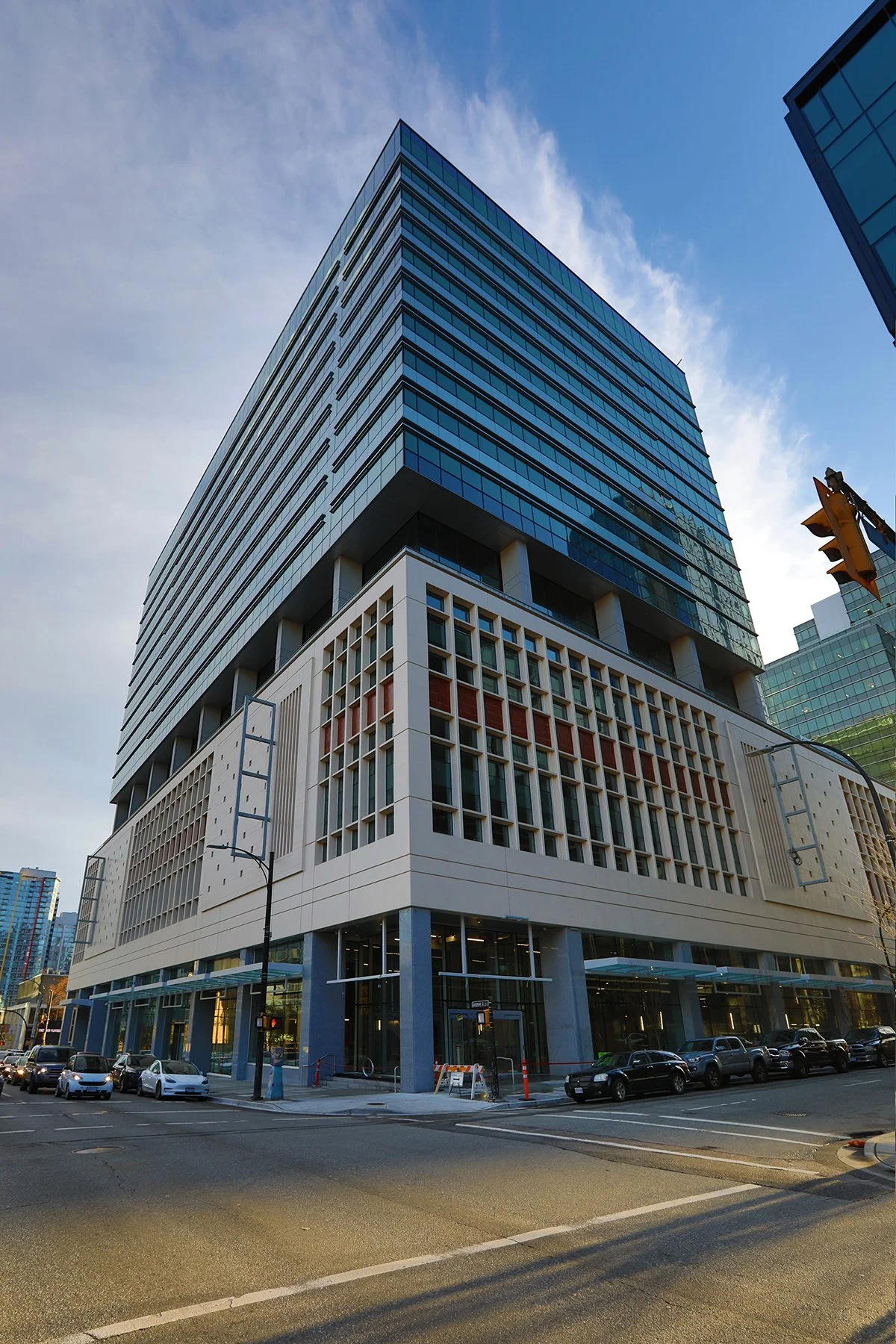 The Post Amazon Const_Nov 25_2022_HDR_5C8011_4x6.jpg