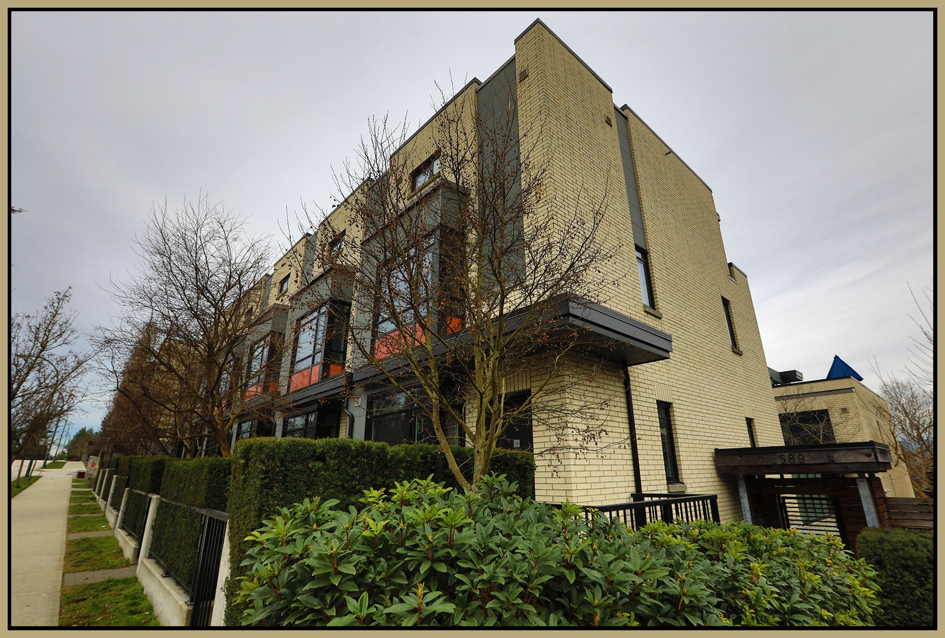 589 King Edward Blvd_Feb 18_2024_HDR_4H3907_4x6s.jpg