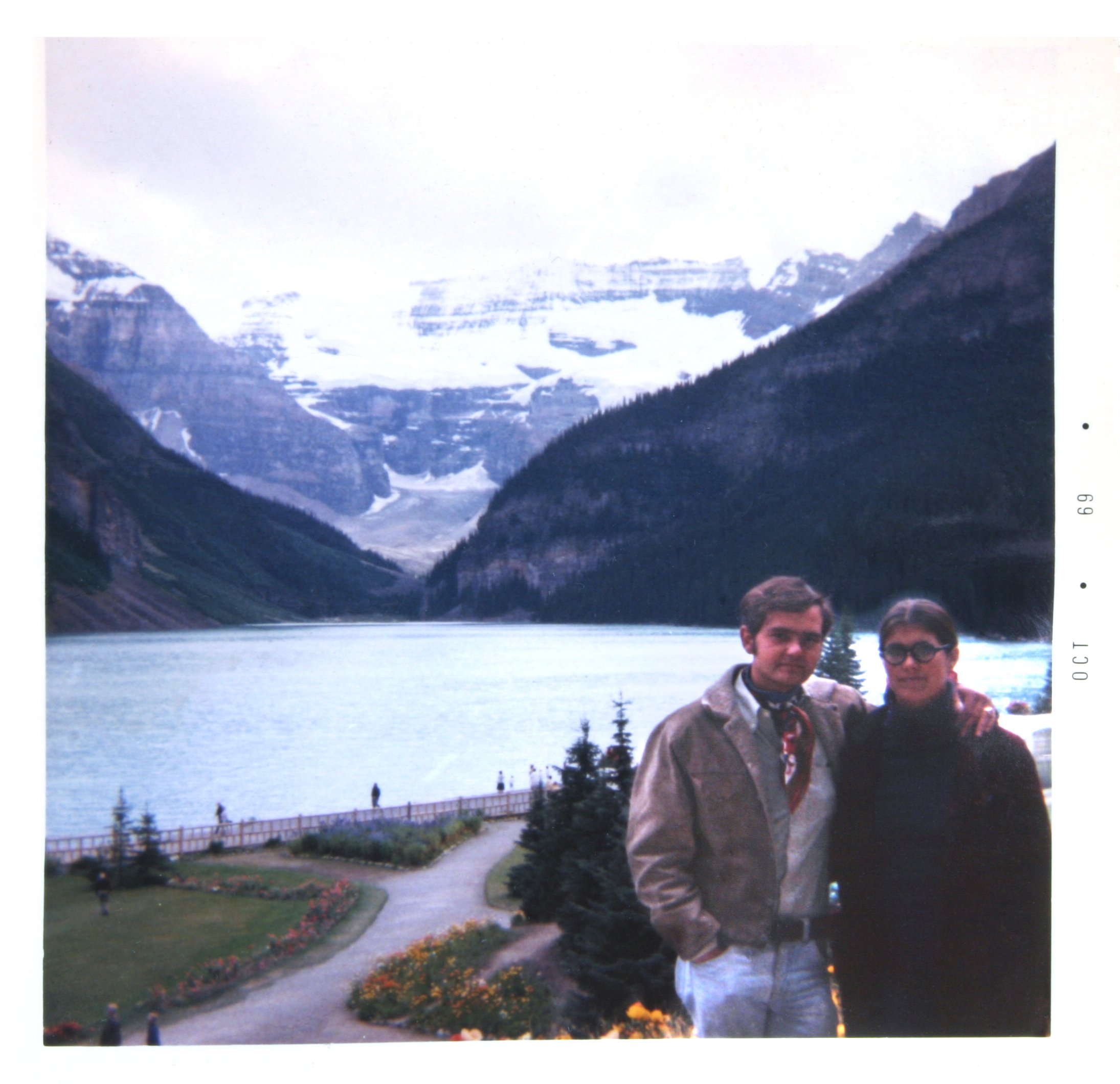 Victor & Lorraine in Jasper_0023.jpg