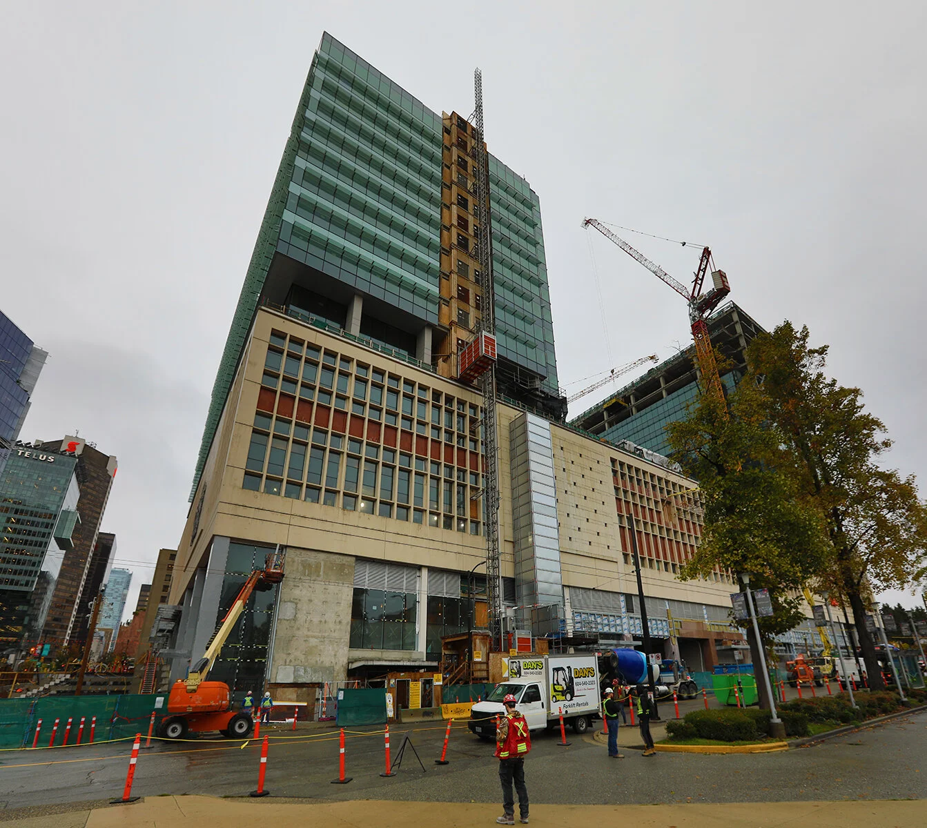 The Post Amazon Const_Oct 10_2021_HDR_Pan_5A6968_4x5.jpg