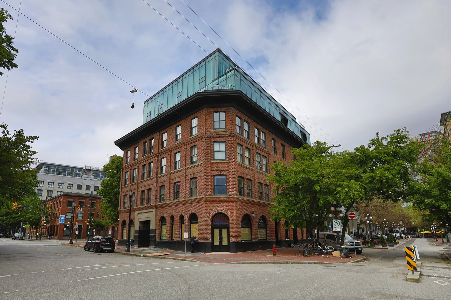 Gastown Incendio Const_May 29_2022_HDR_5B6422_4x6.jpg