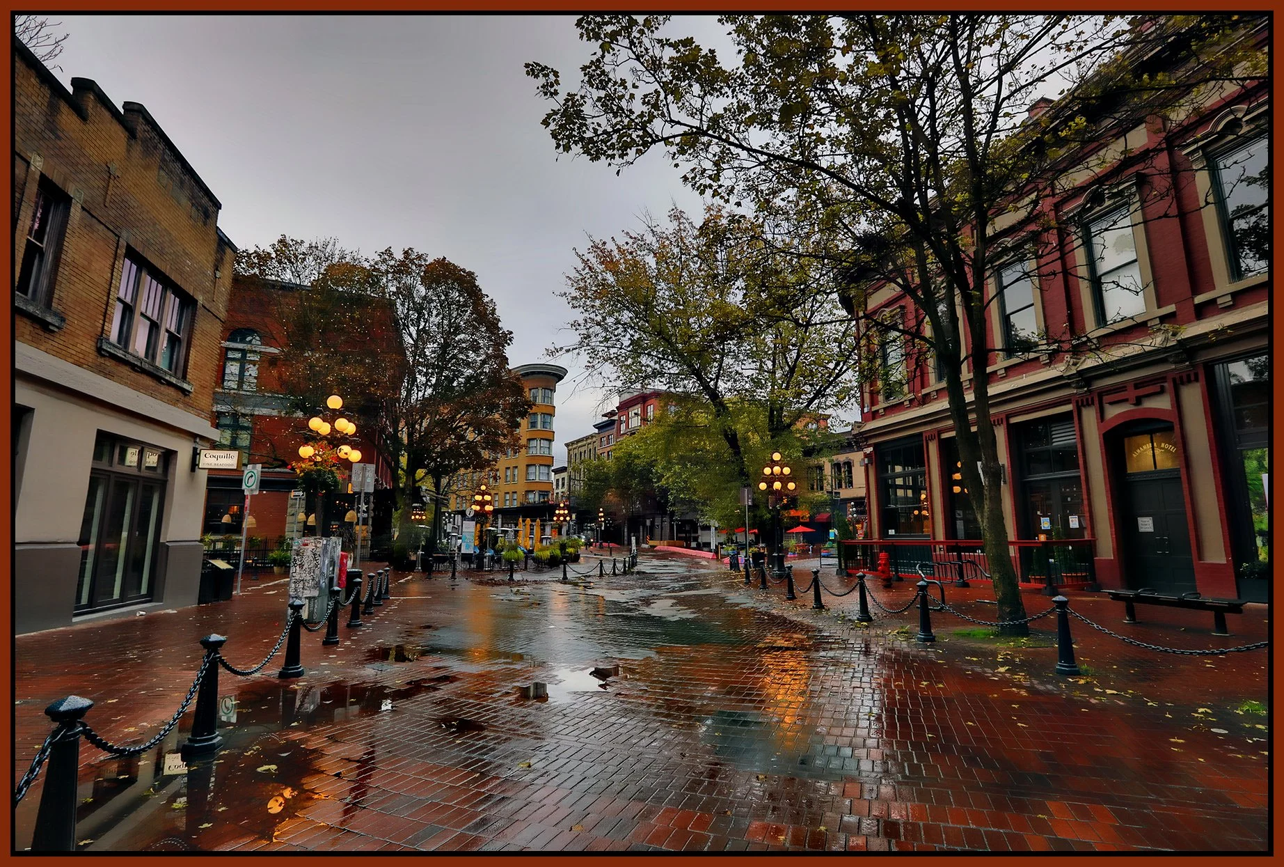 Gastown Maple Tree Sq_Oct 3_2021_HDR_5A5028_peAccntLite_4x6s.jpg