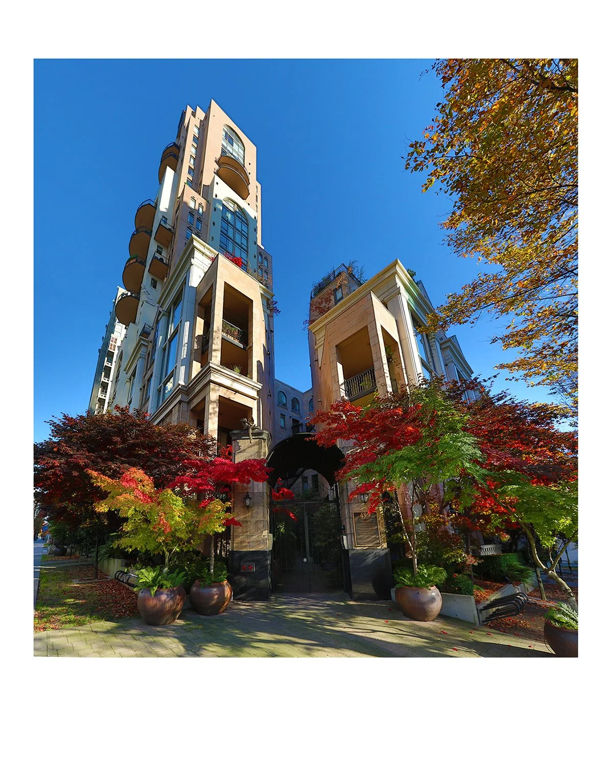 499 Drake St_Nov 16_2014_HDR_Pan_F6645_4x5s.jpg