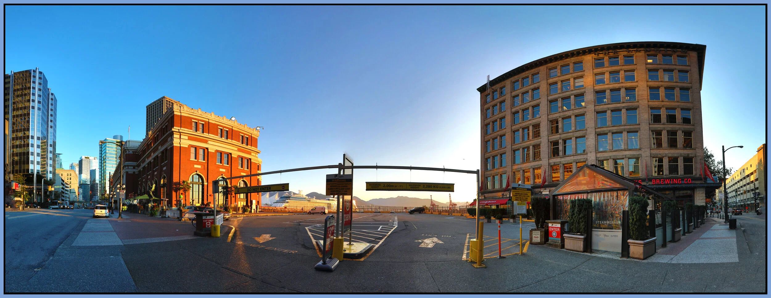Gastown Lot LkgN_Sep 22_2017_HDR_Pan_B4702_1_4x10.5s.jpg