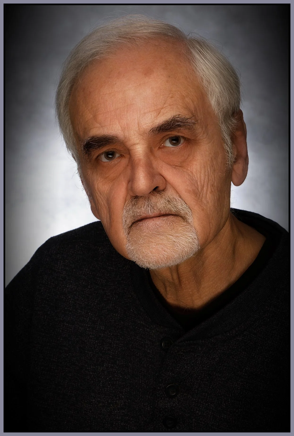 Victor D._Nov 21_2021_CR2_5A1192_pp_pePortGrdntVig_sat&Glo_4x6s.jpg